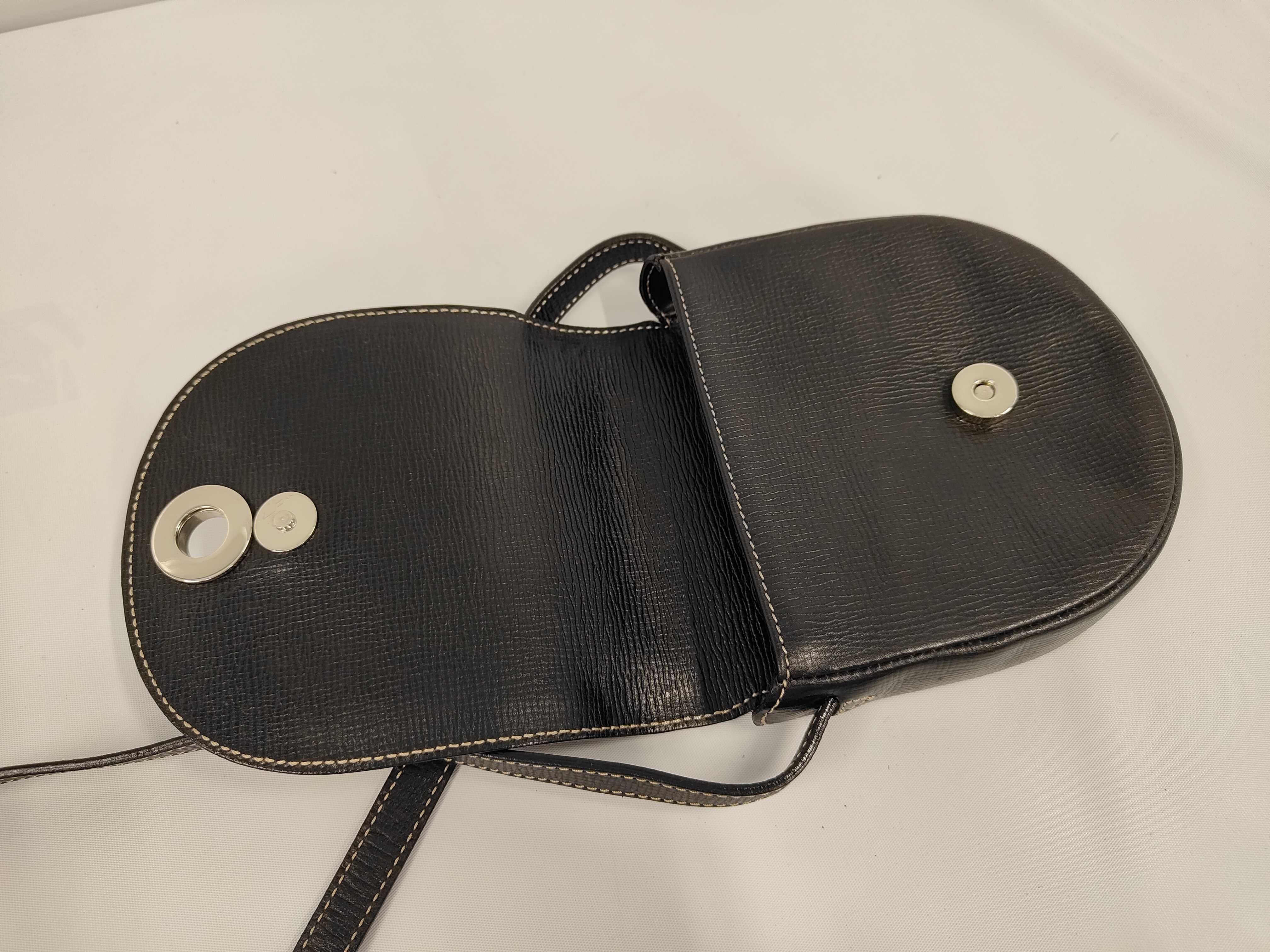 Circle Logo Leather Shoulder Bag — view 7