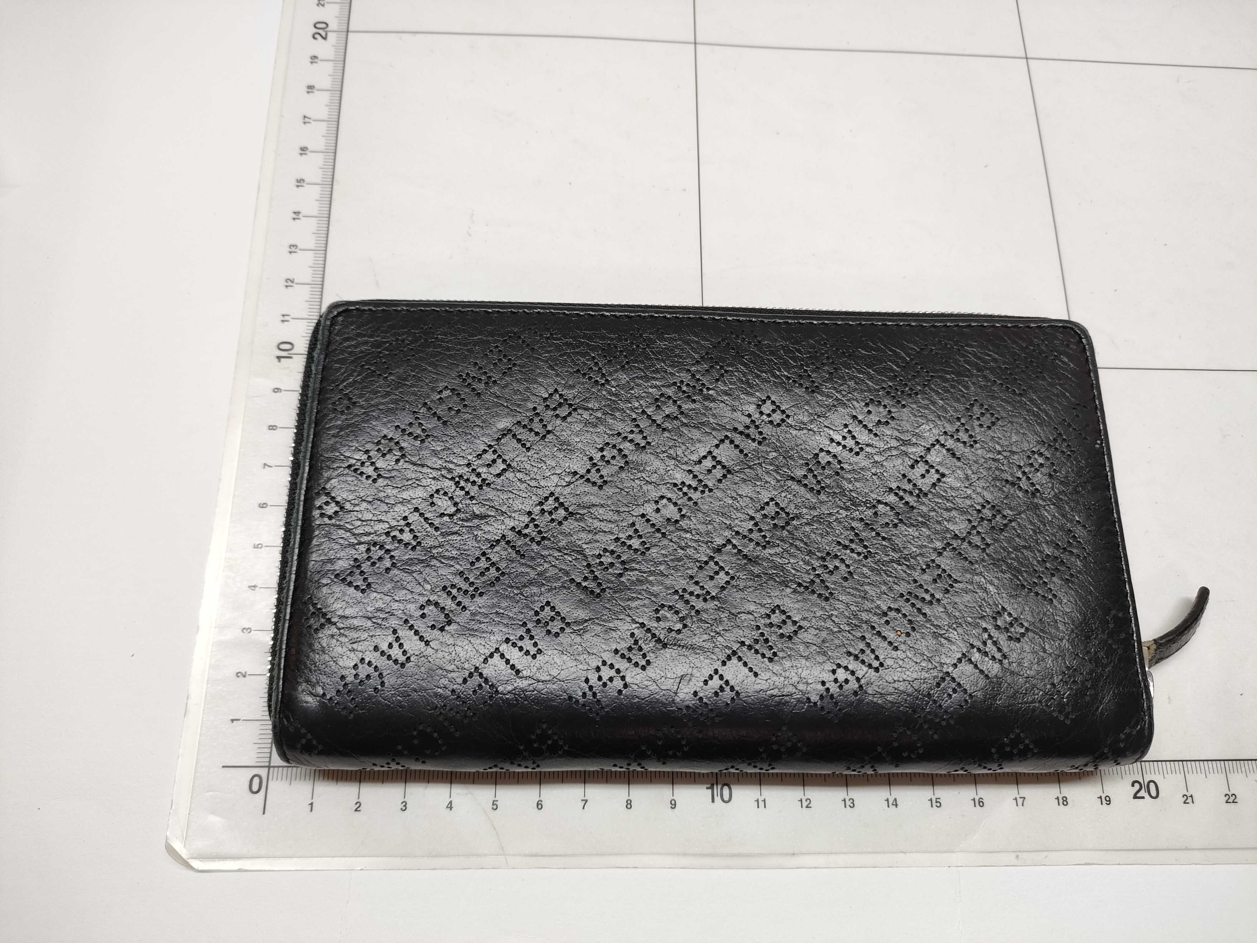 Perforated Logo Round Zipper Long Wallet — view 2