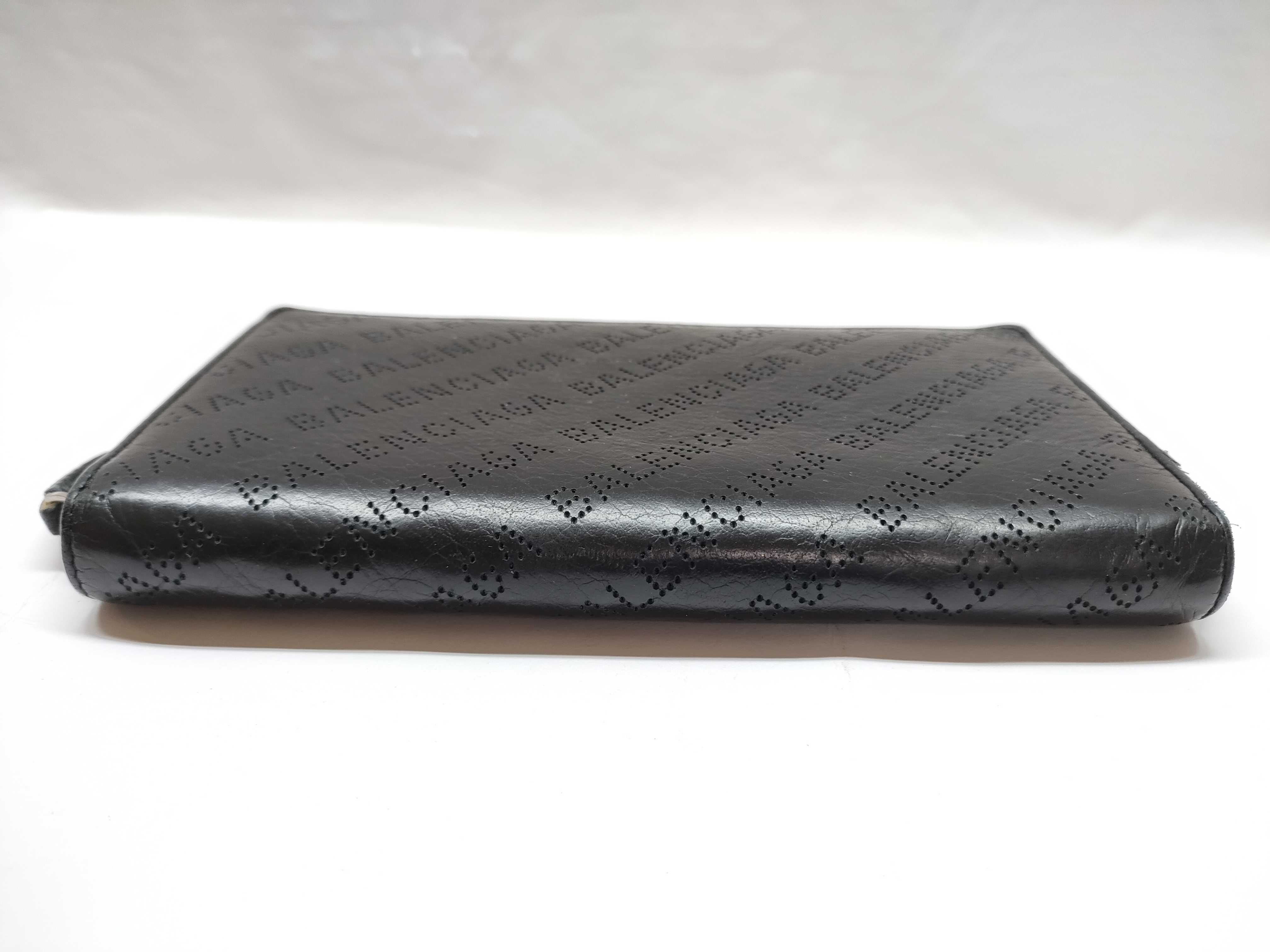 Perforated Logo Round Zipper Long Wallet — view 4