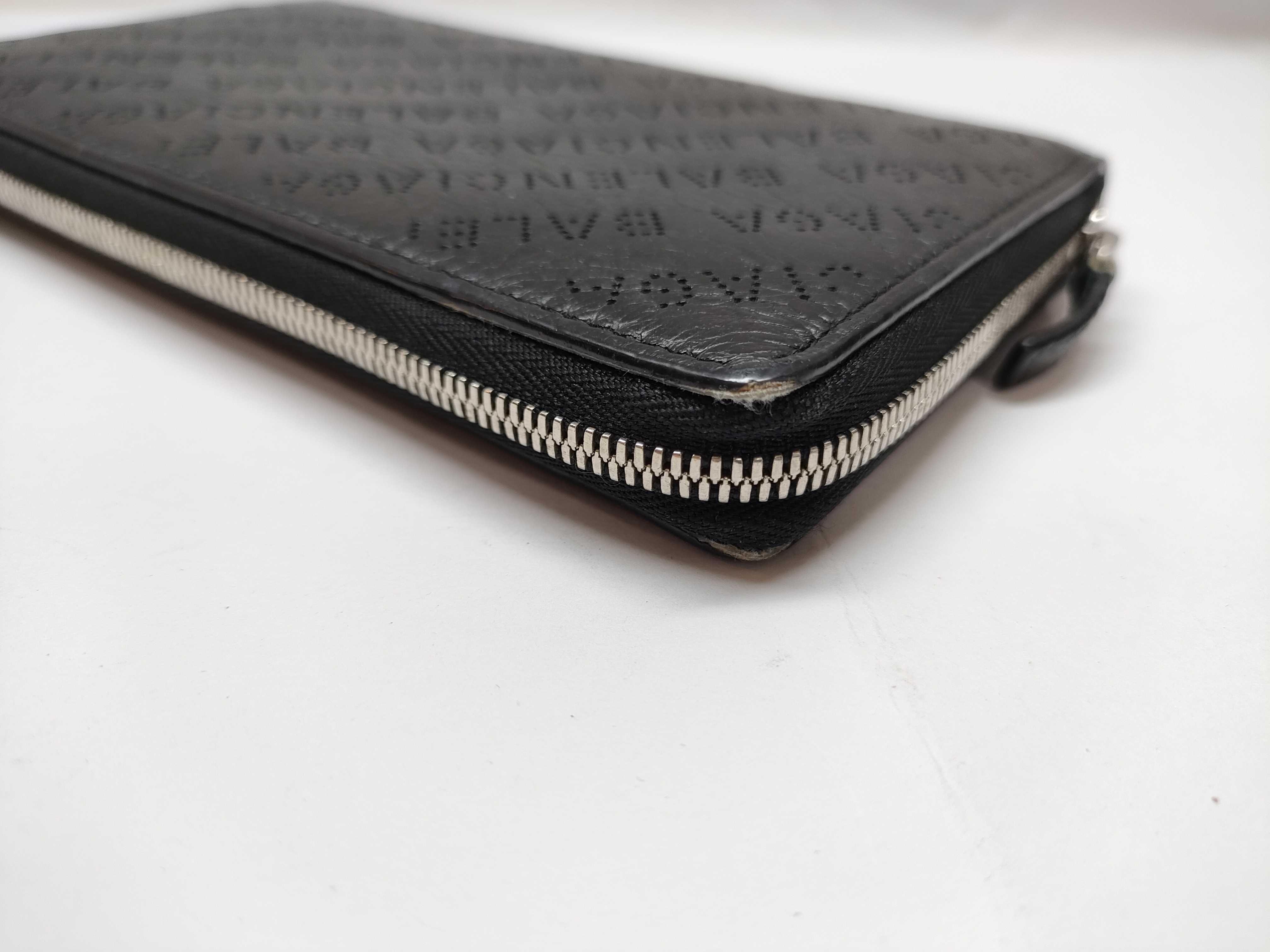 Perforated Logo Round Zipper Long Wallet — view 6