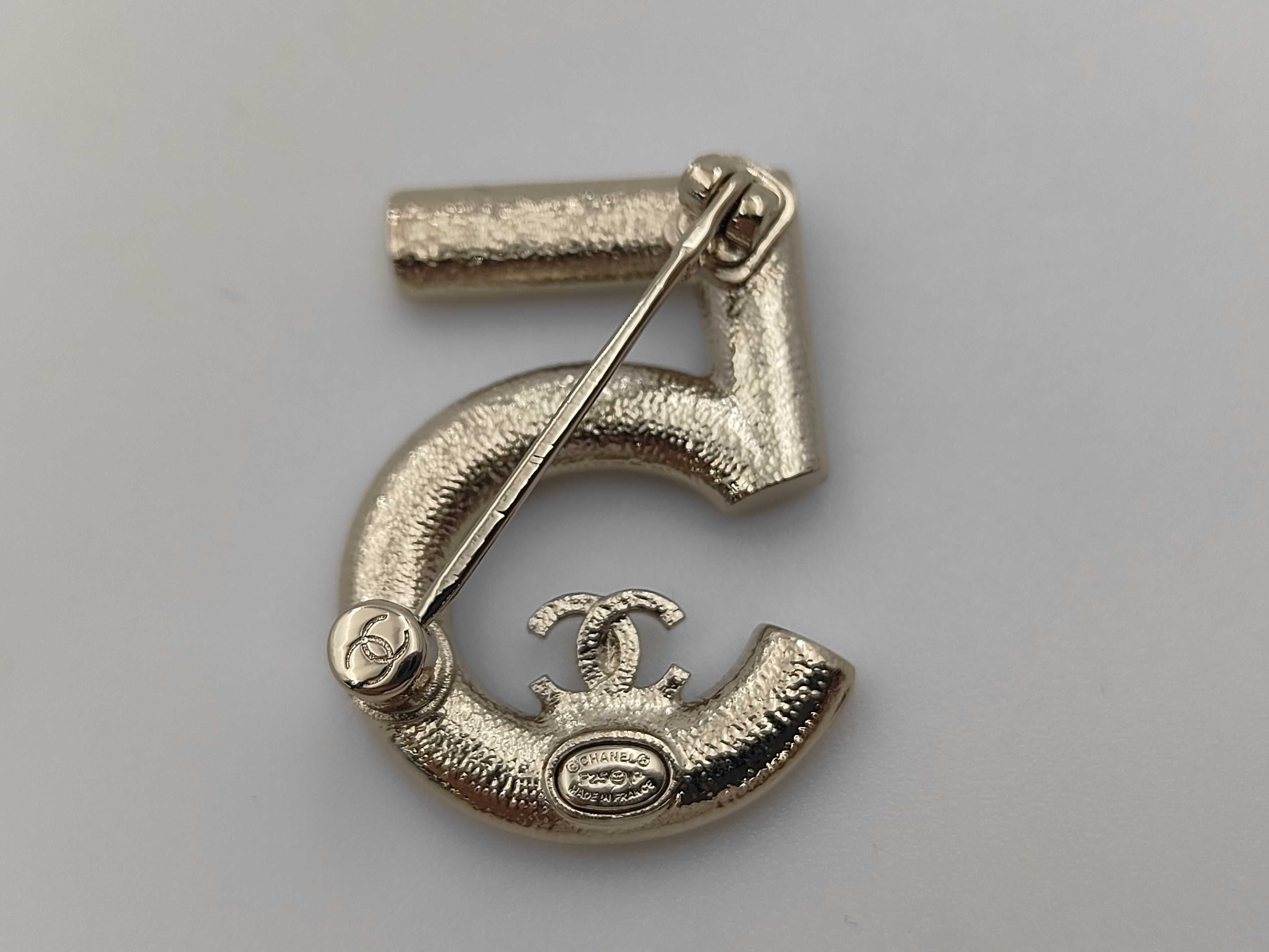 Brooch, Number 5, Rhinestone, F25P GP Brooch — view 2