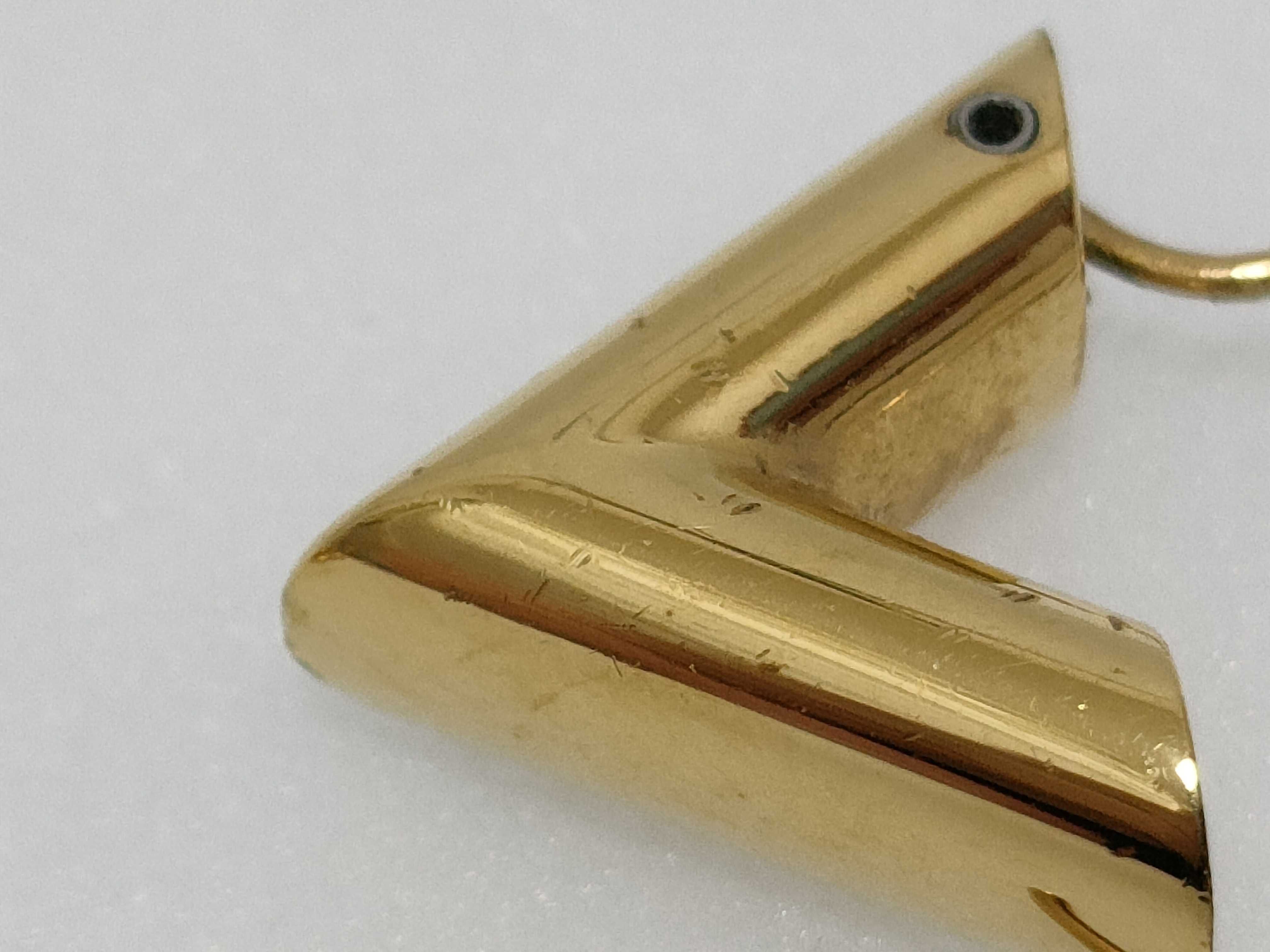 M61088 Metal Essential V Earrings (with dust bag and box) — view 10