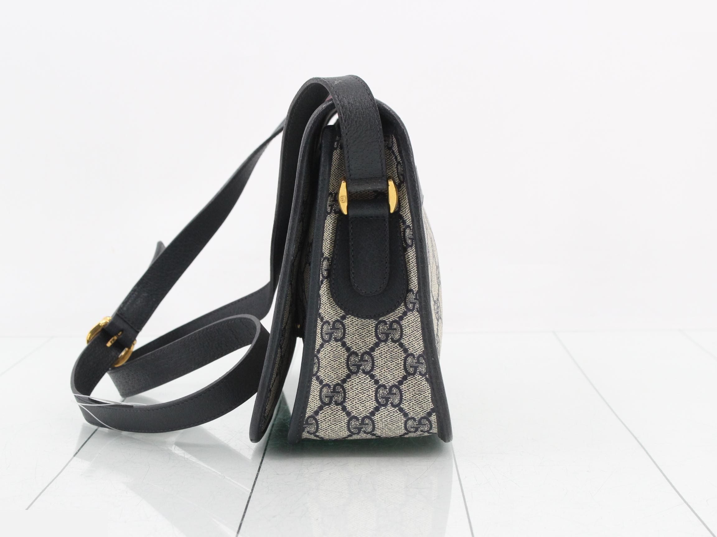 GG Supreme Sherry Shoulder Bag — view 3