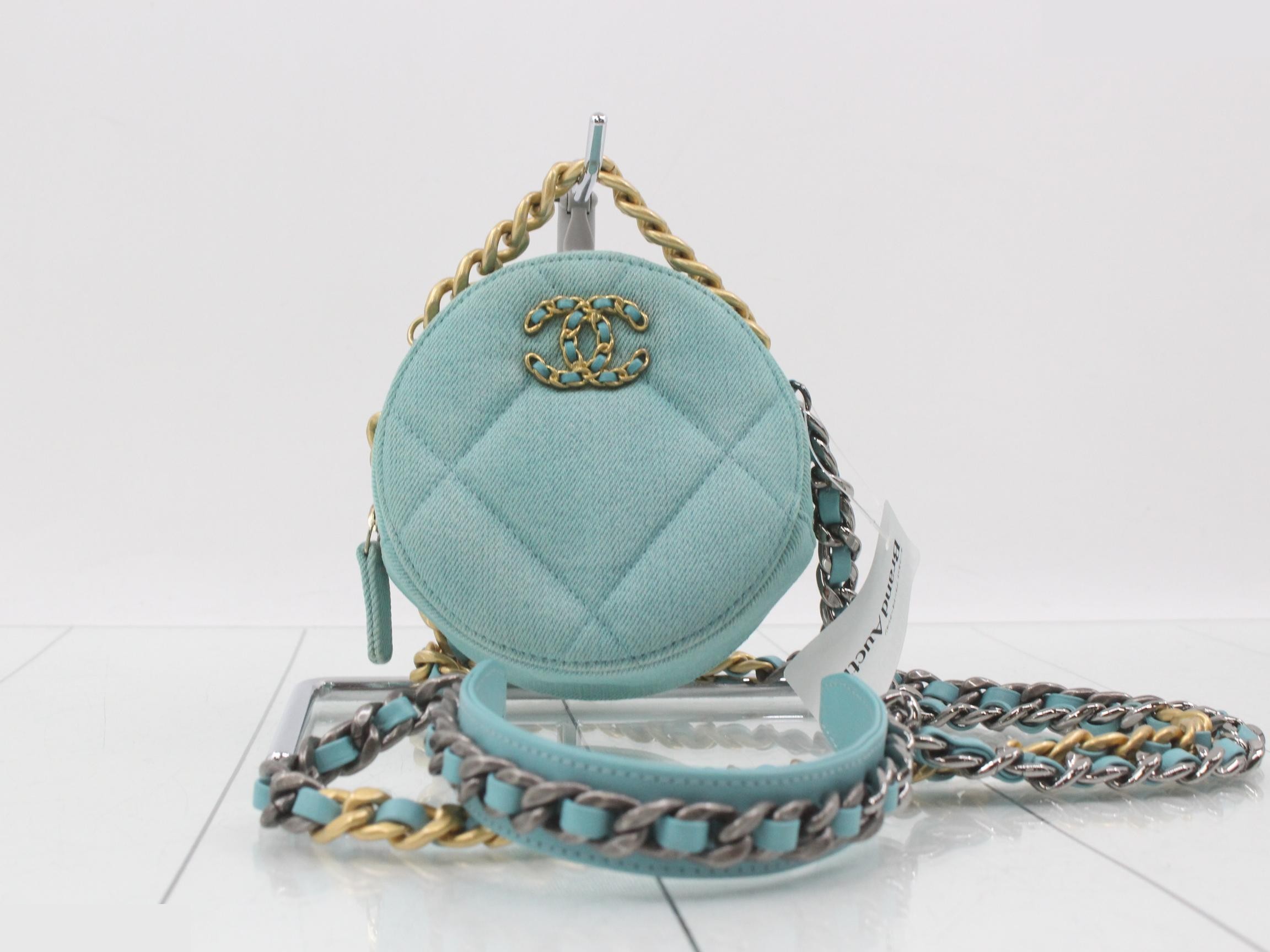 19 Shoulder Bag