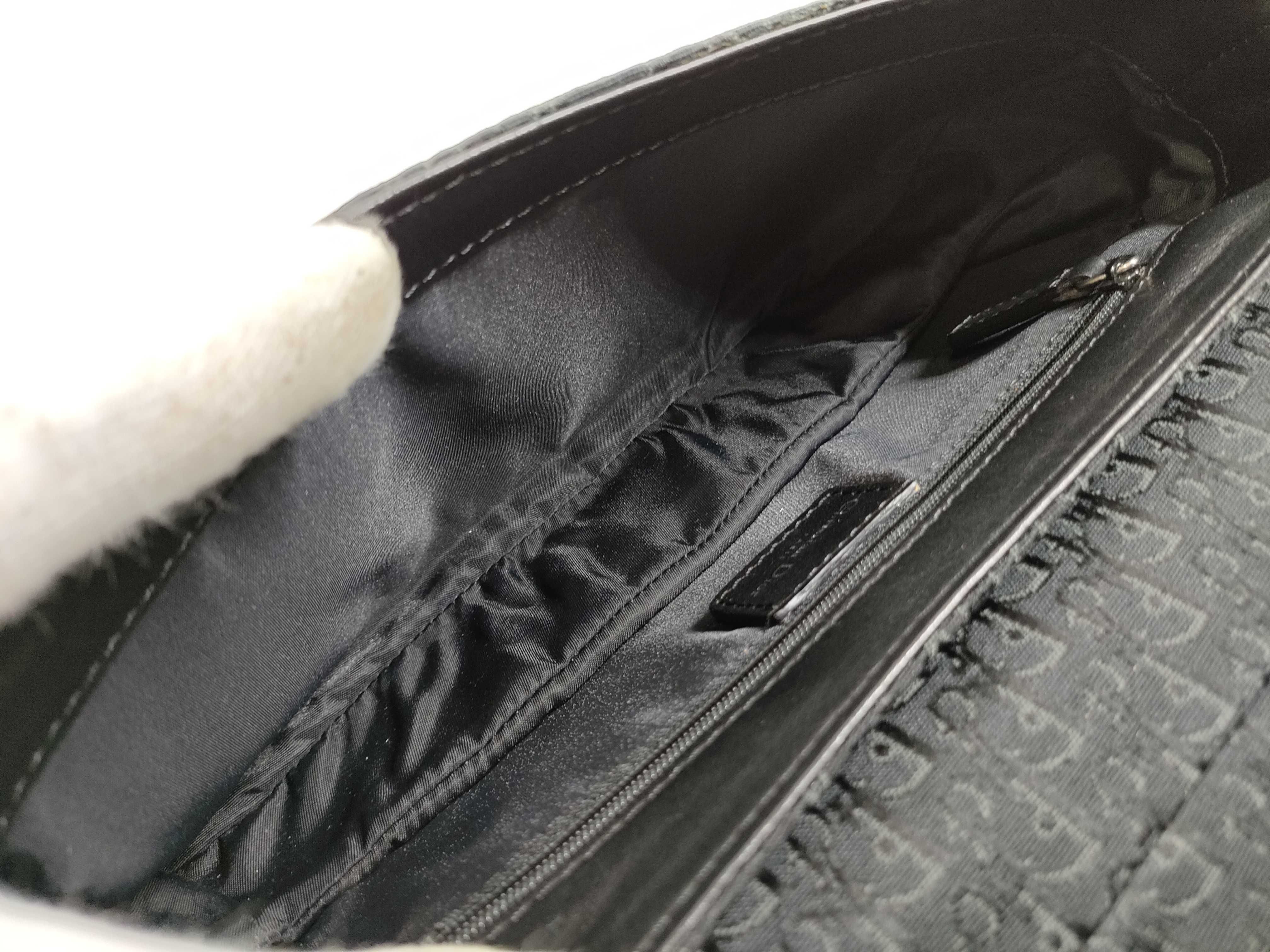 Street Chic Shoulder Bag — view 10