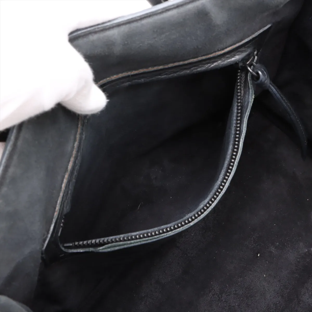 Luggage Phantom Medium Leather Tote Bag Black — view 8