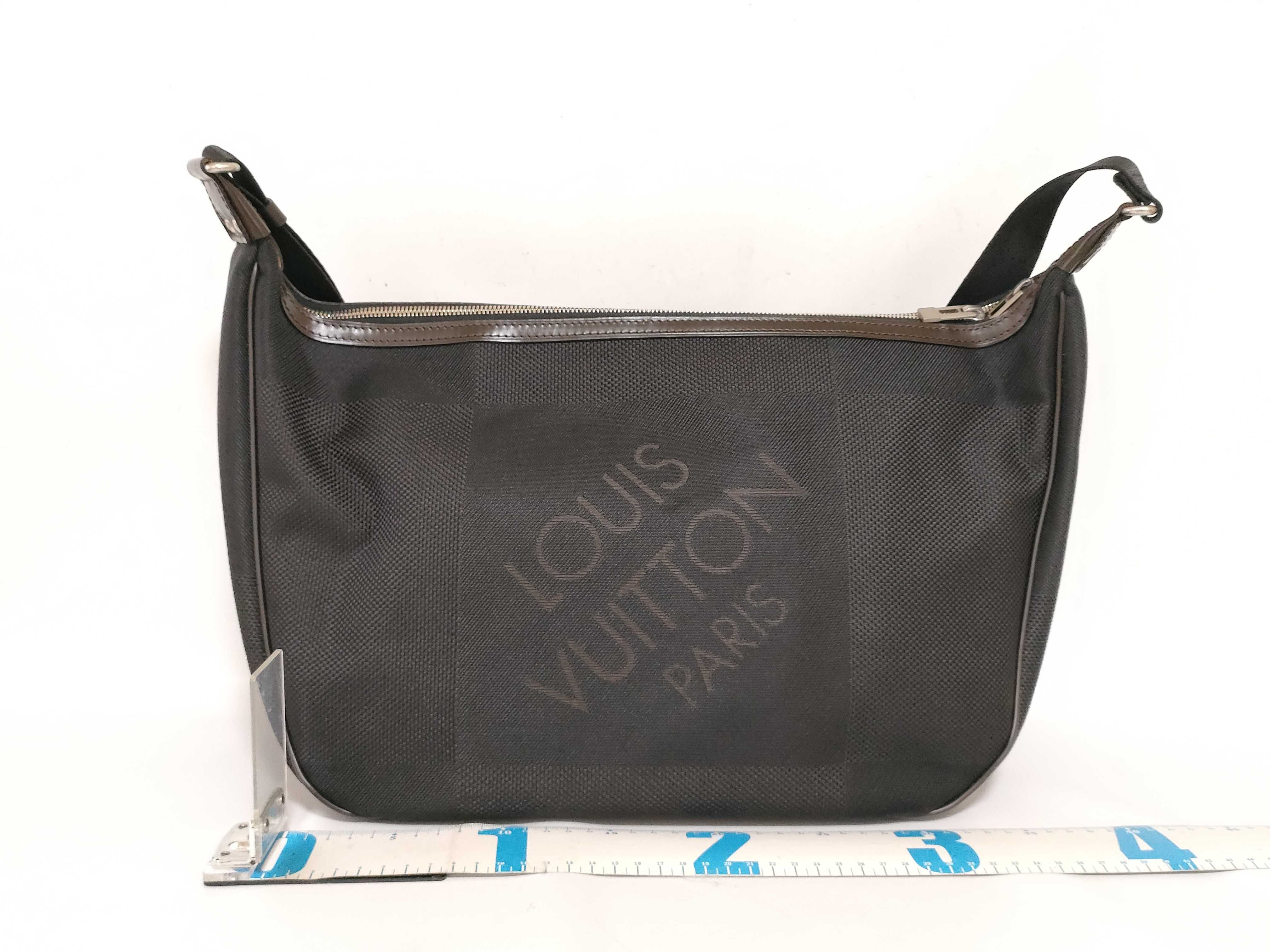 Damier Geant Explore M93616 (Serial number unknown) Black Shoulder Bag — view 2