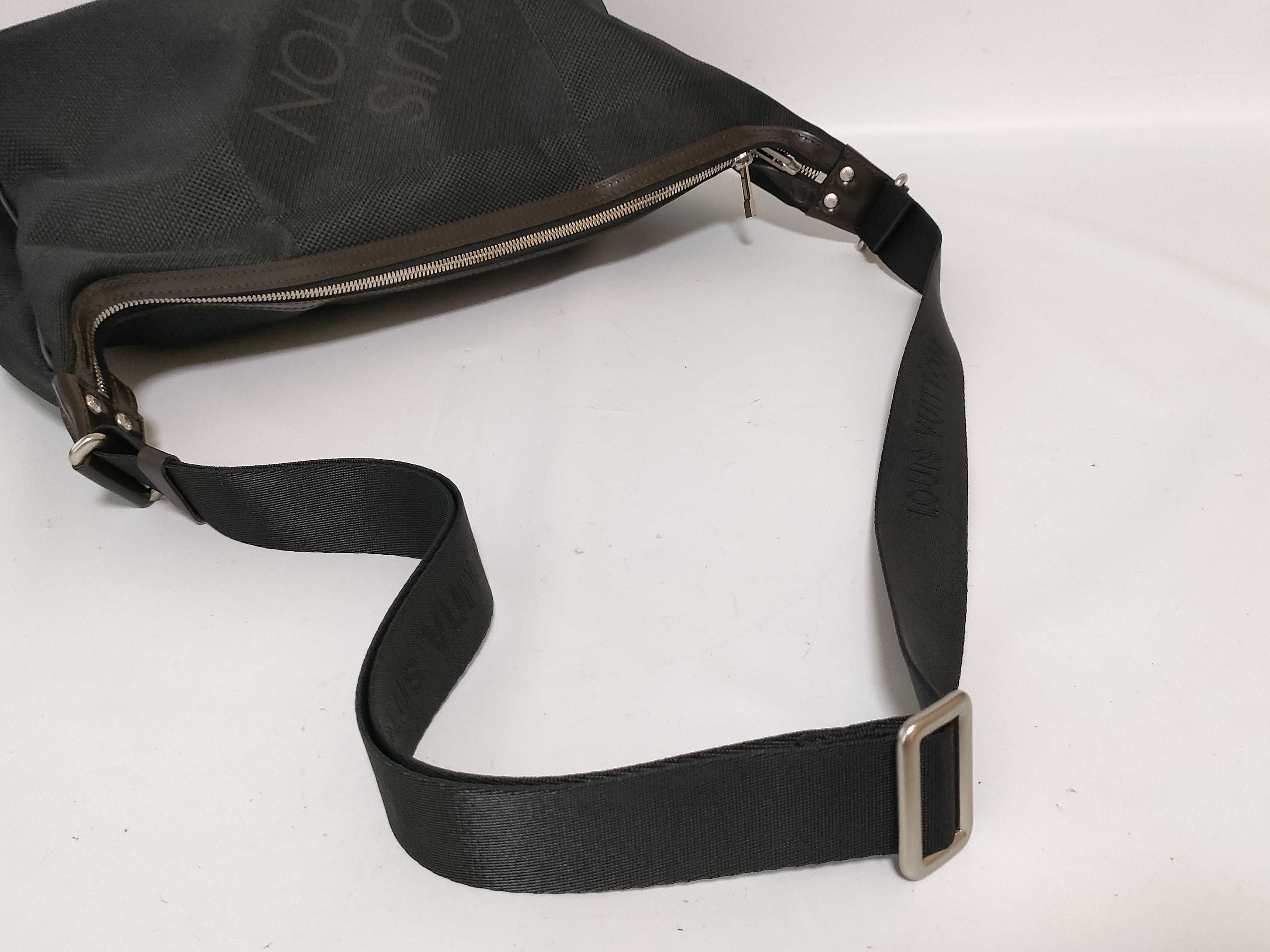 Damier Geant Explore M93616 (Serial number unknown) Black Shoulder Bag — view 3