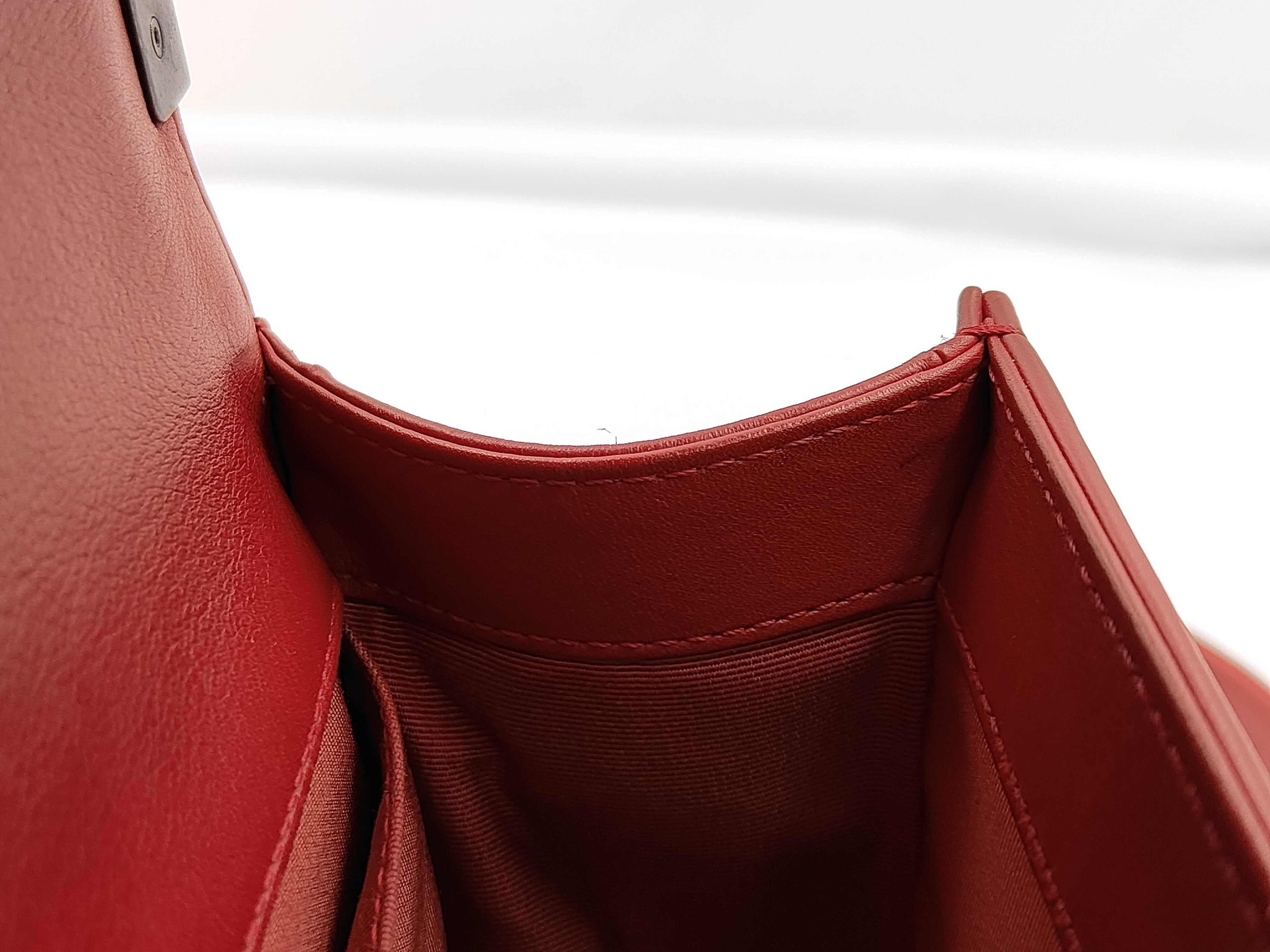 Diana 25 Matelassé Lambskin Red Shoulder Bag — view 9
