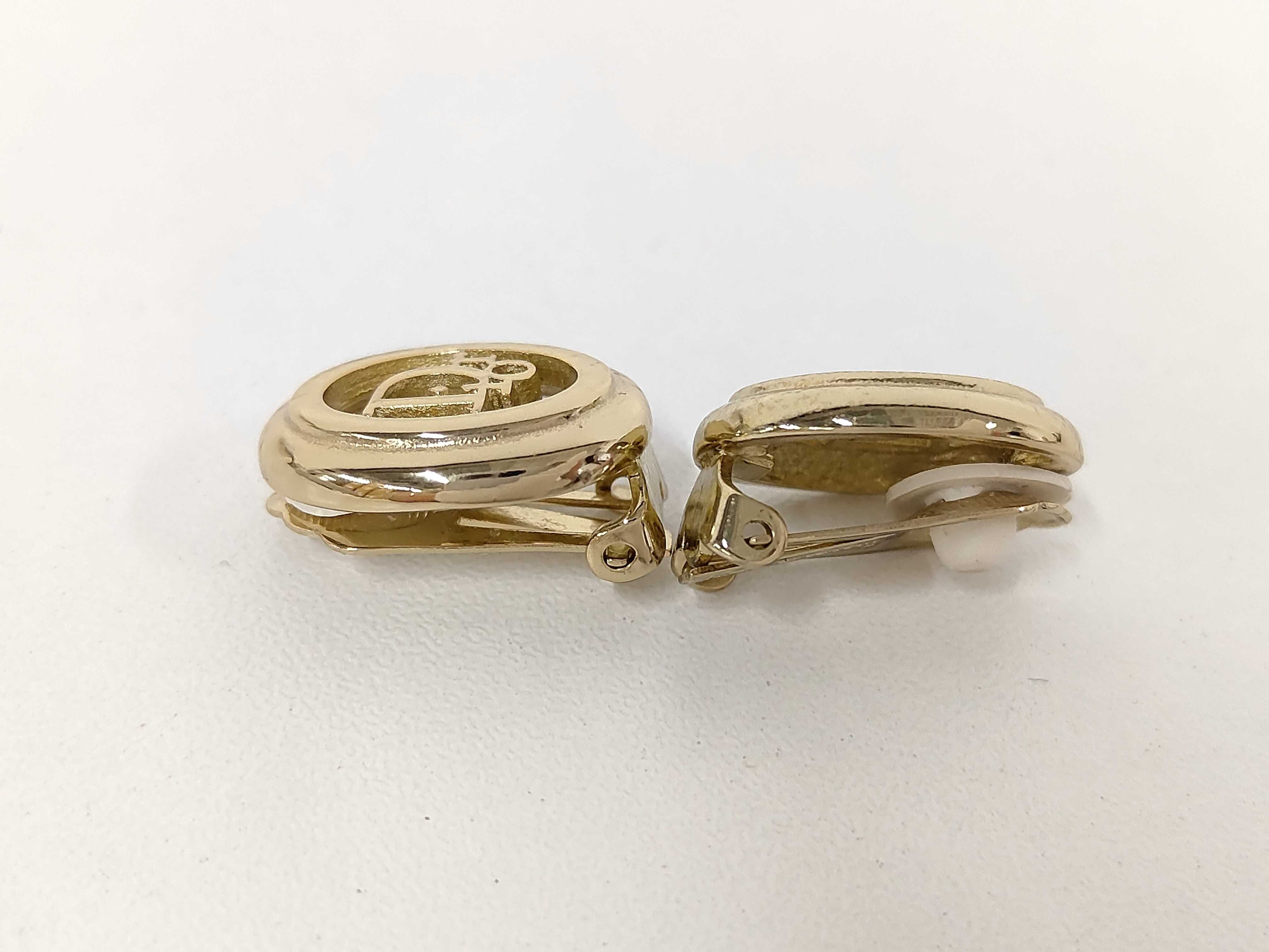 Earrings — view 3