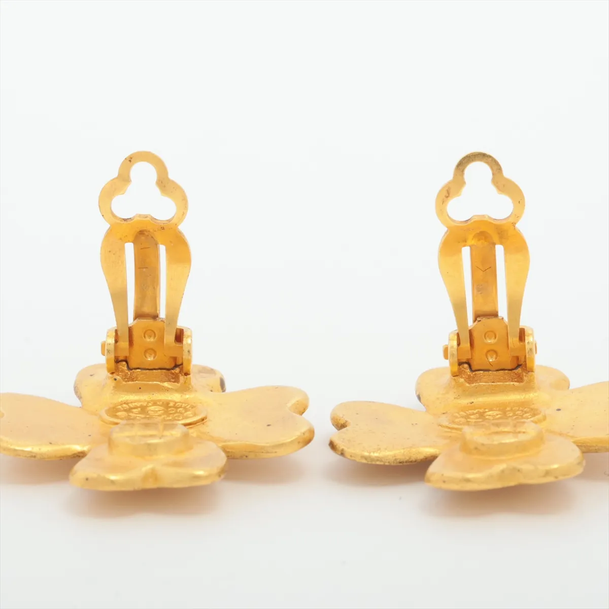 Coco Mark Clover 95P Earrings (Pair) GP Gold. — view 4