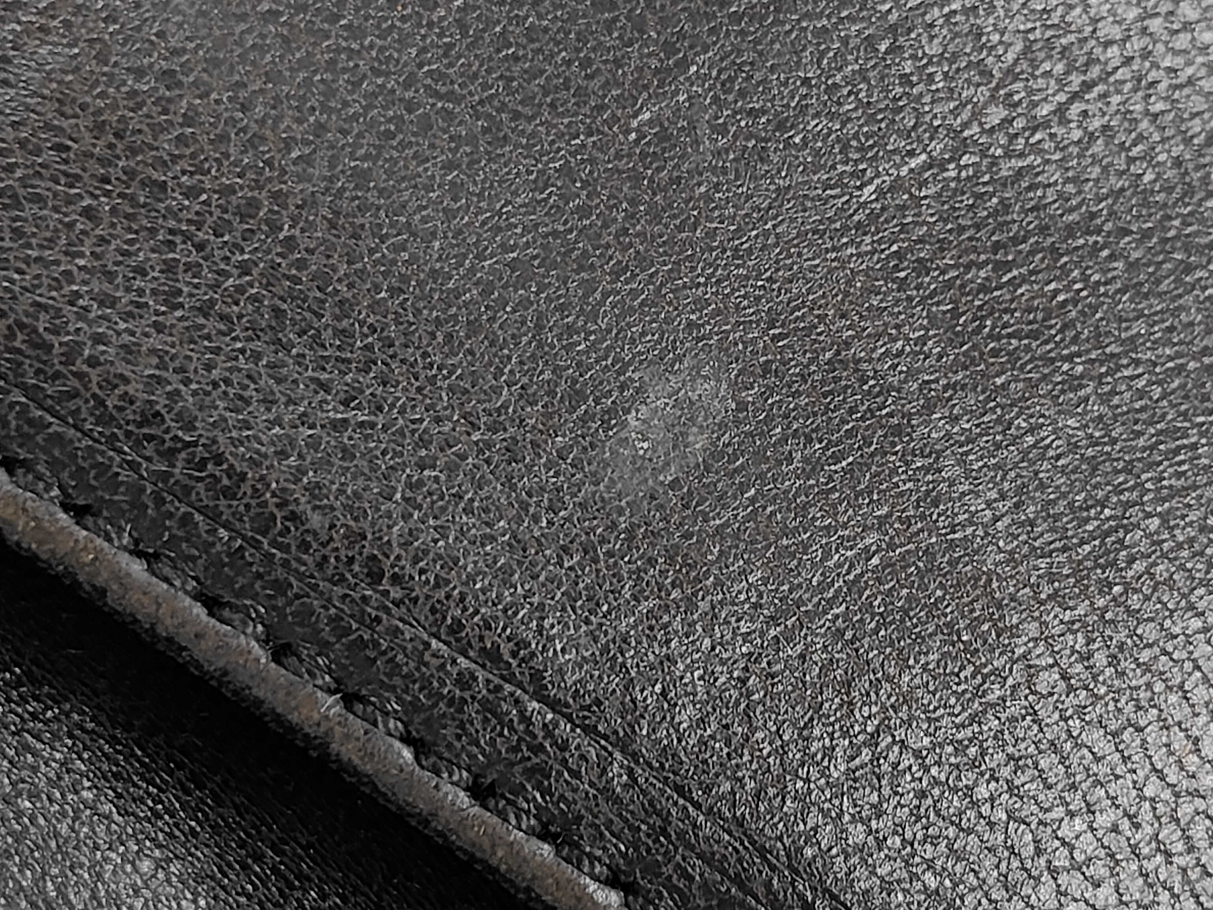 calfskin shoulder bag — view 12