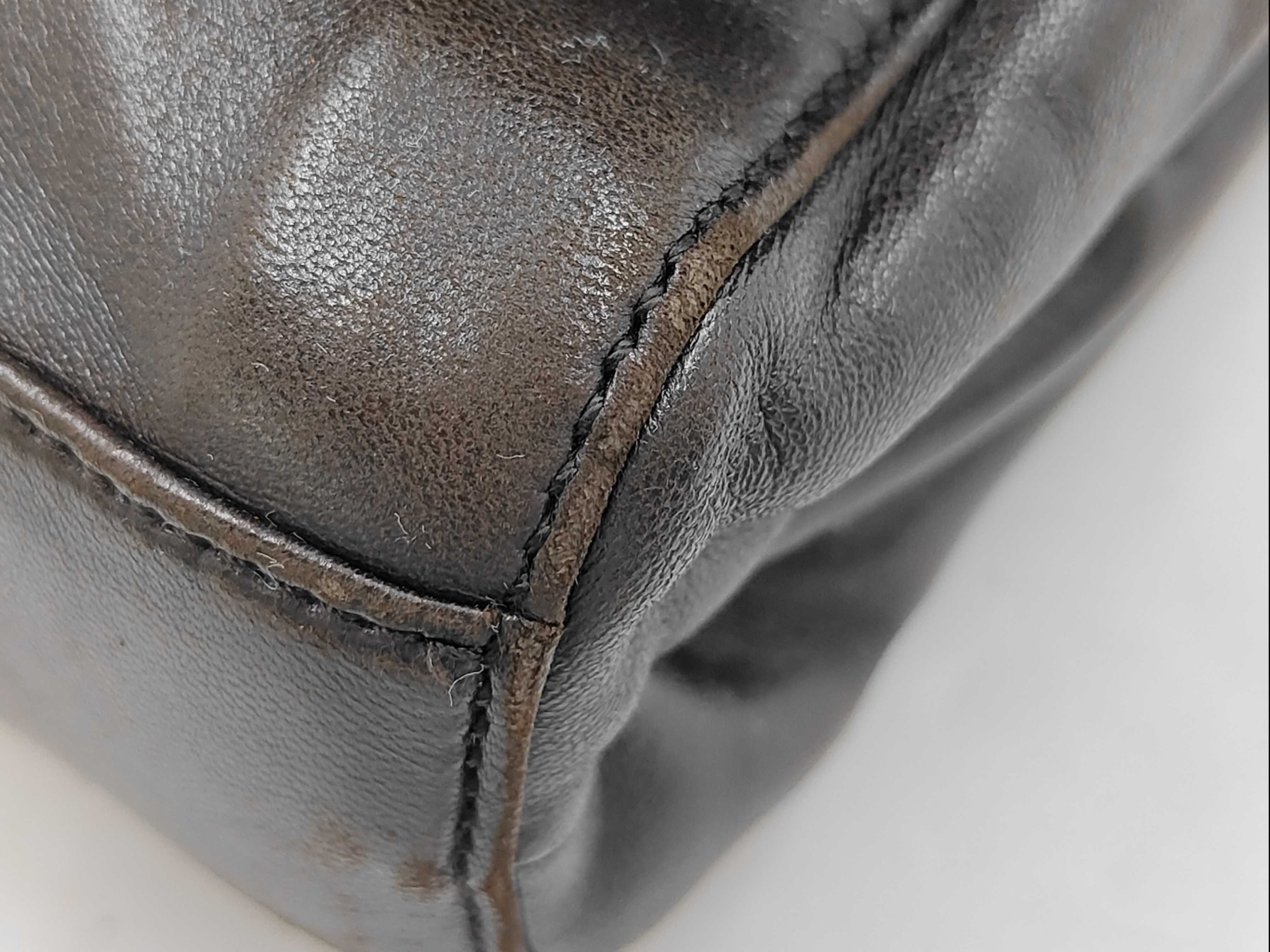 calfskin shoulder bag — view 3