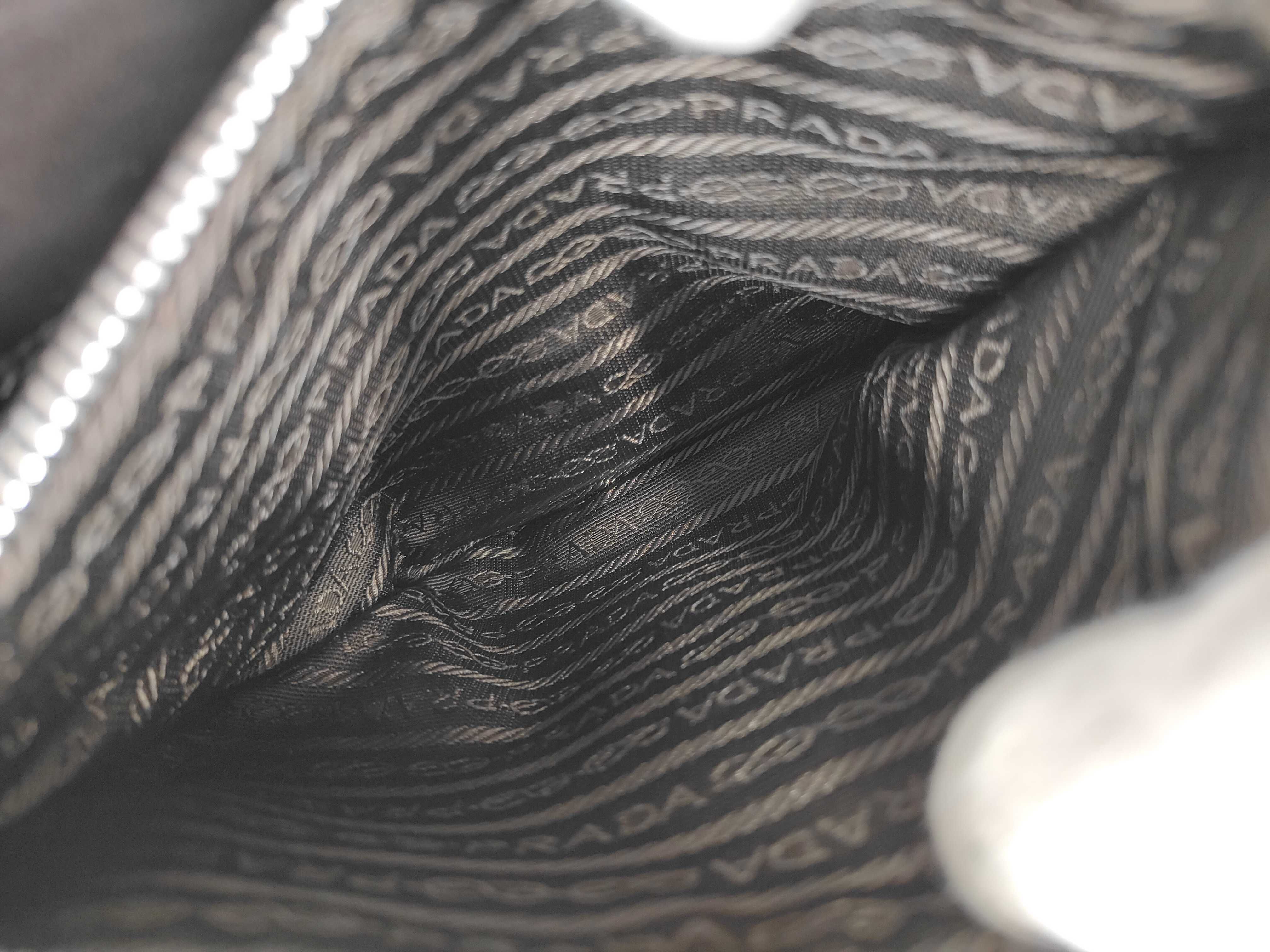 calfskin shoulder bag — view 9
