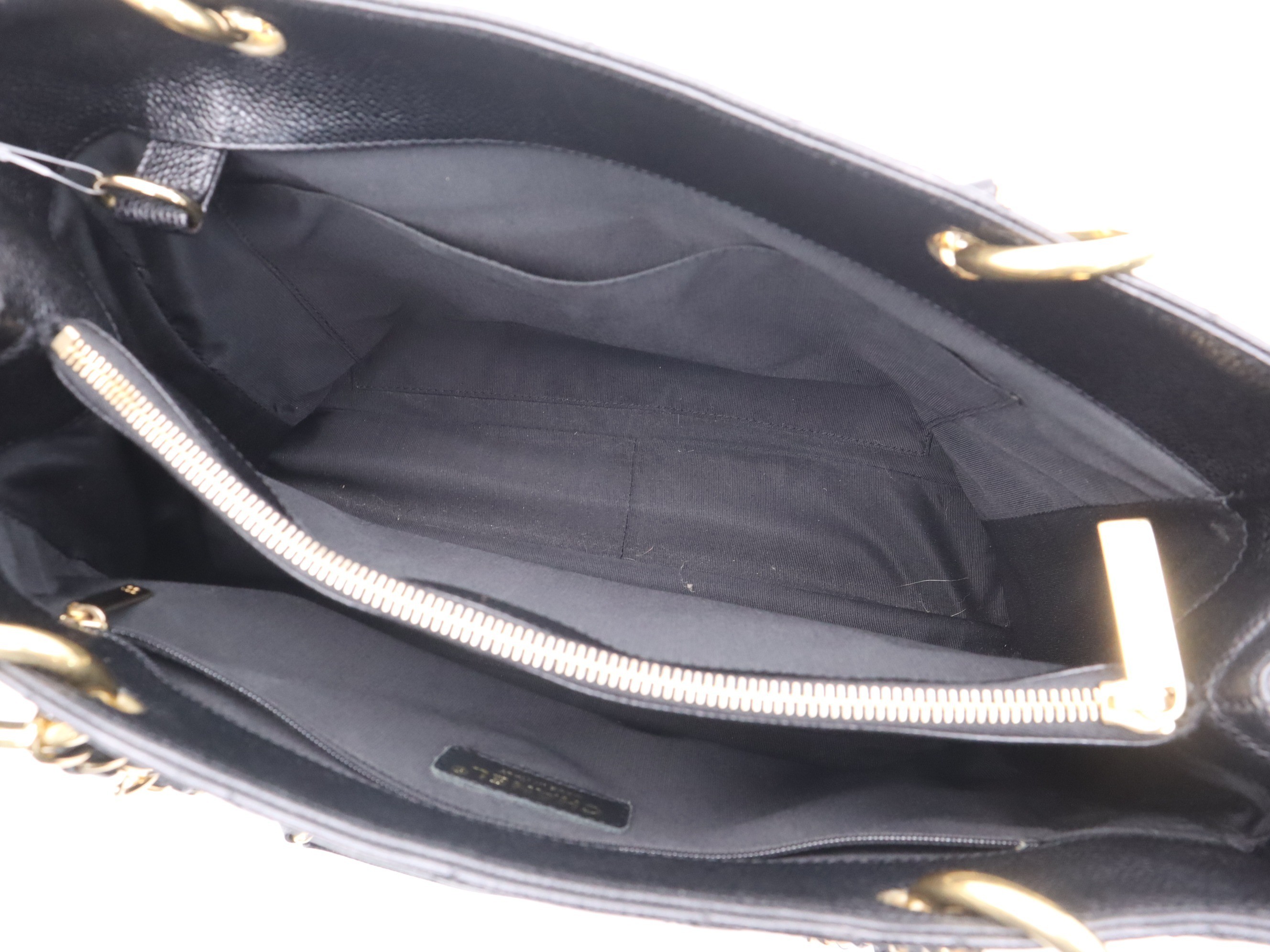 Caviar leather matelassé chain tote bag, black, gold hardware. — view 7