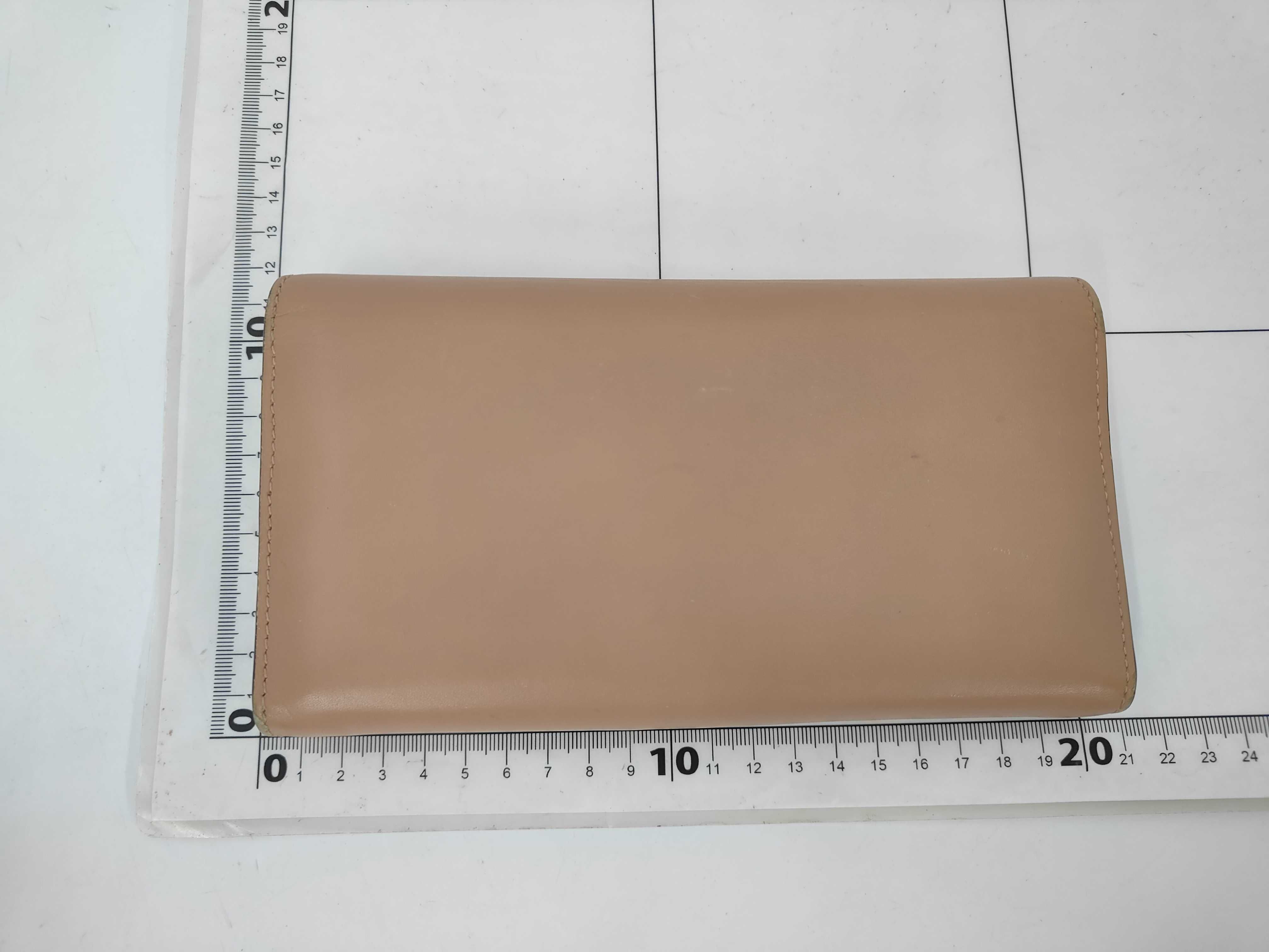 Interlocking Long Wallet, Leather, Beige, 369663 — view 2