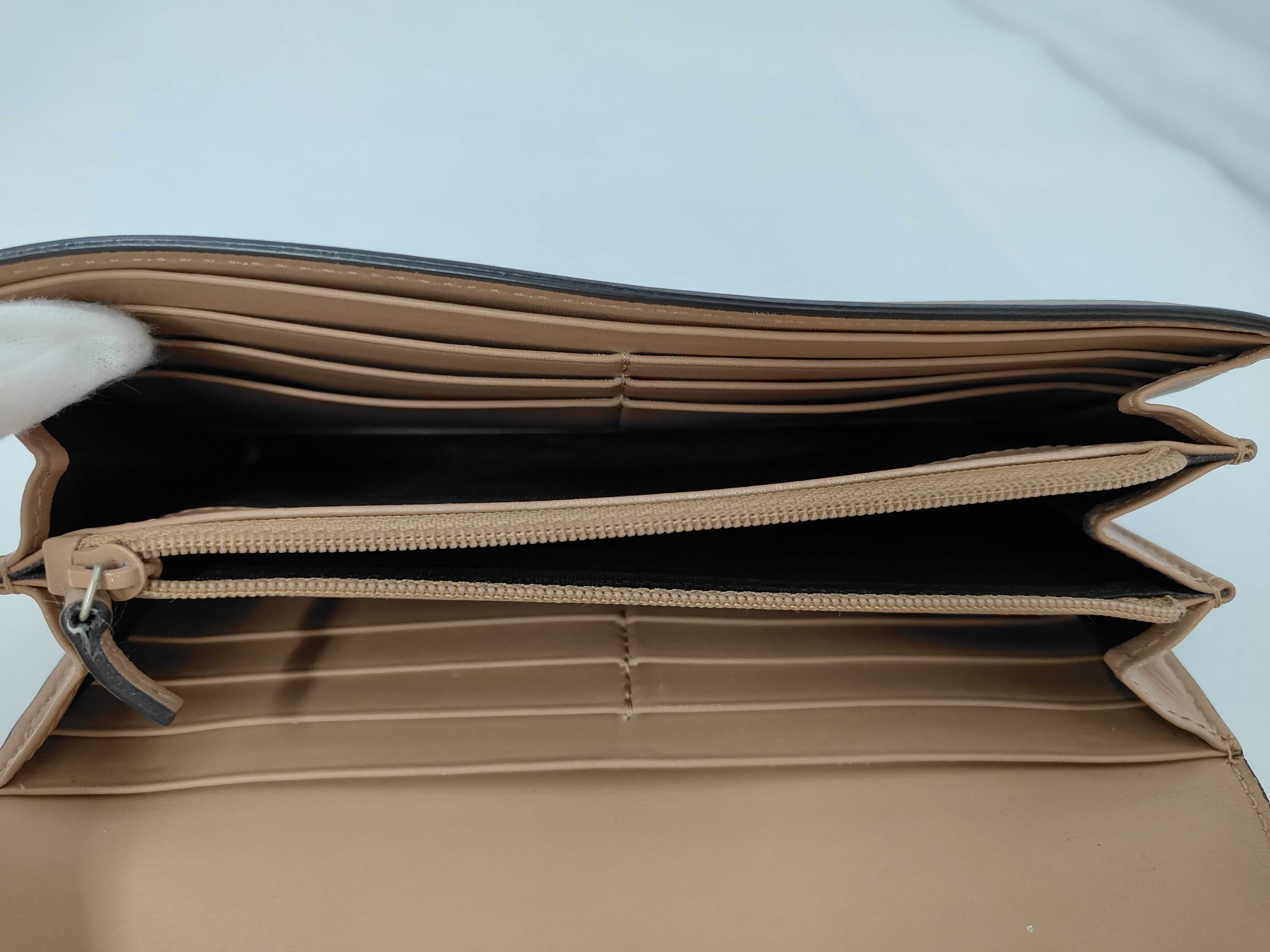 Interlocking Long Wallet, Leather, Beige, 369663 — view 7