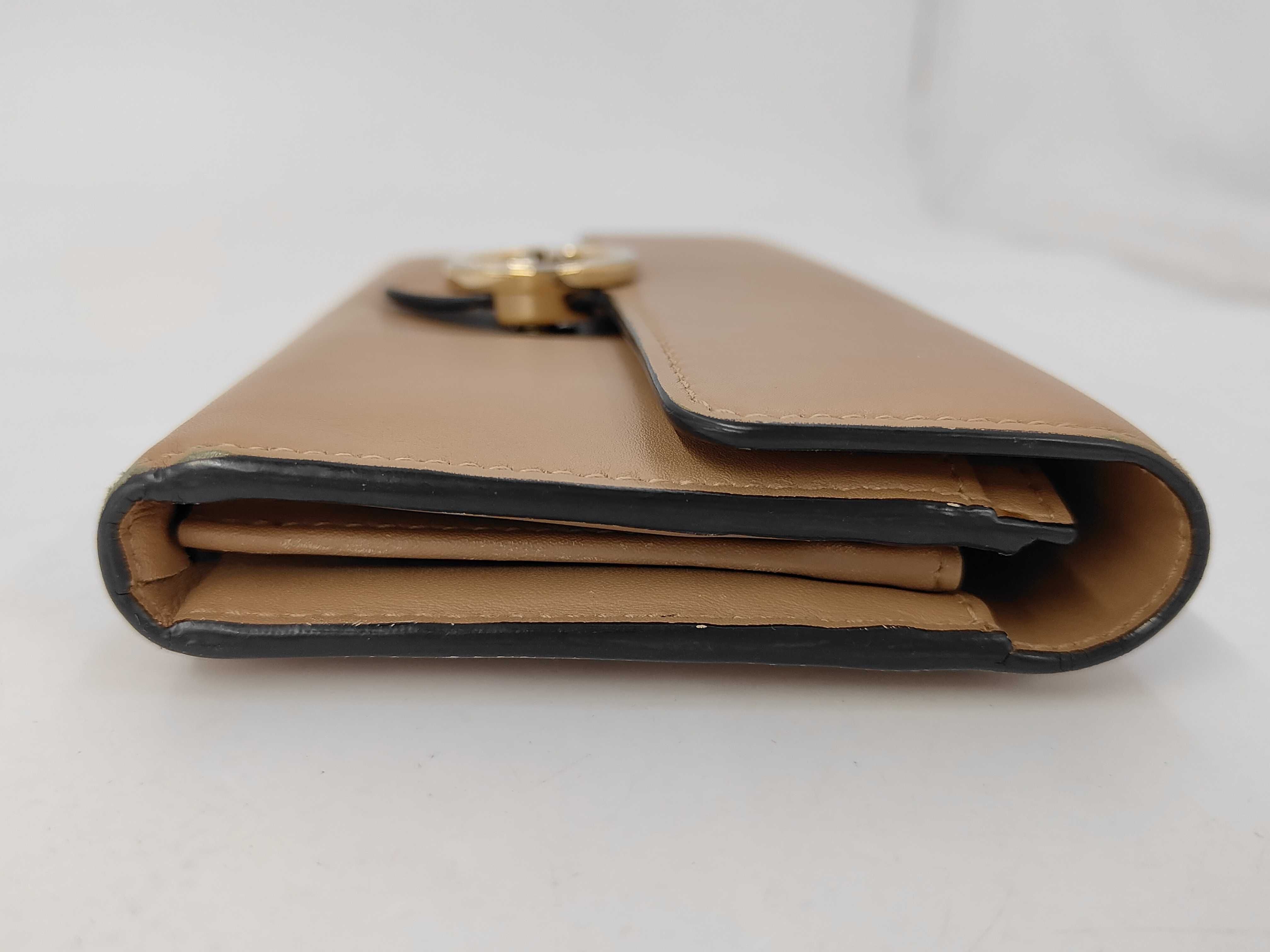 Interlocking Long Wallet, Leather, Beige, 369663 — view 9