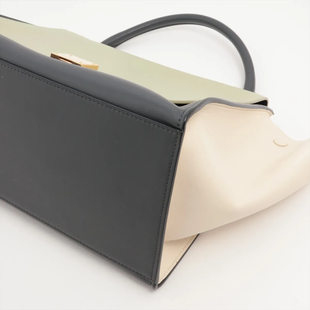 Trapeze Medium Leather 2WAY Handbag Multicolor — view 3