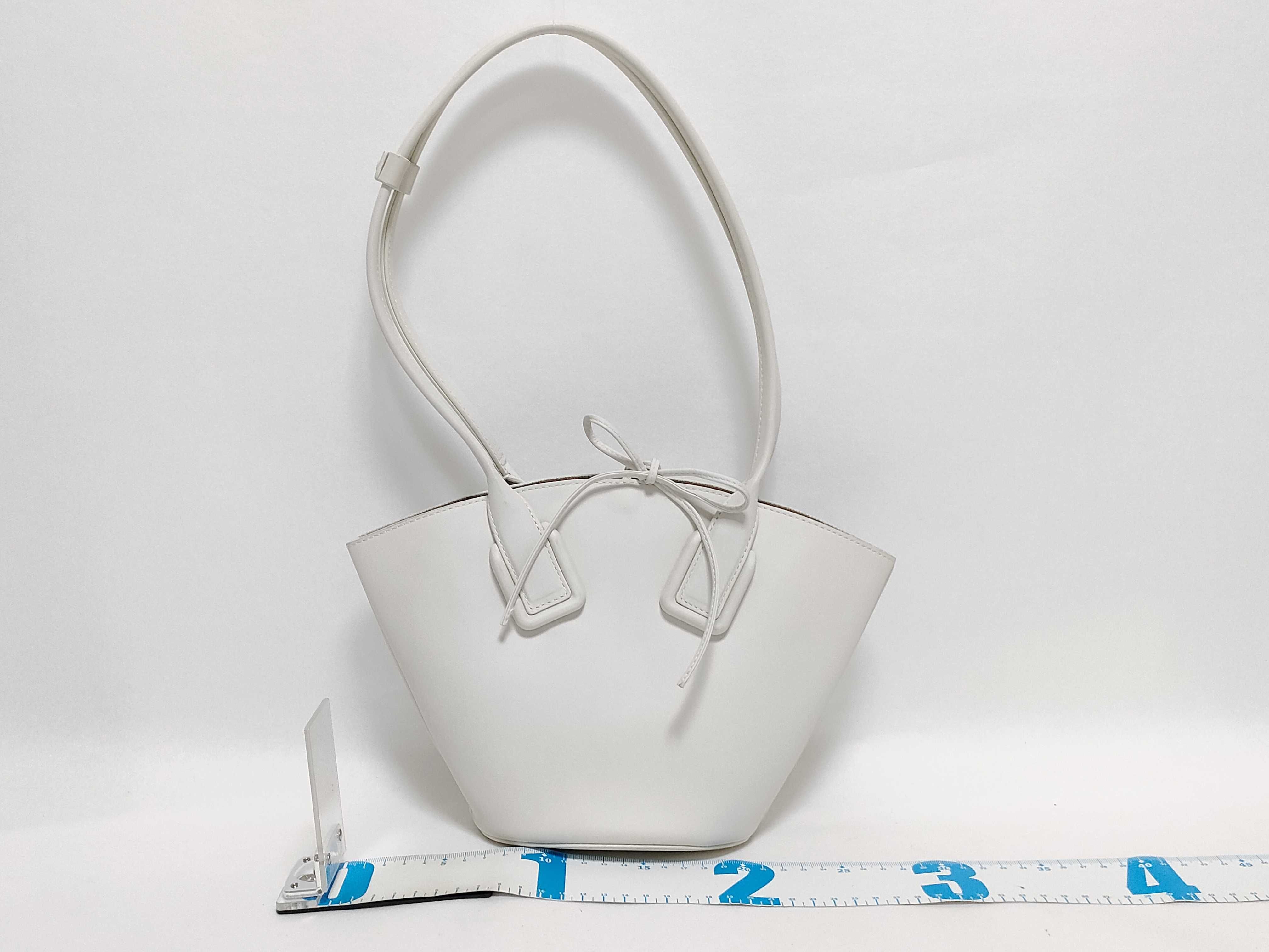 Small Basket Leather Tote Bag Shoulder Bag — view 2