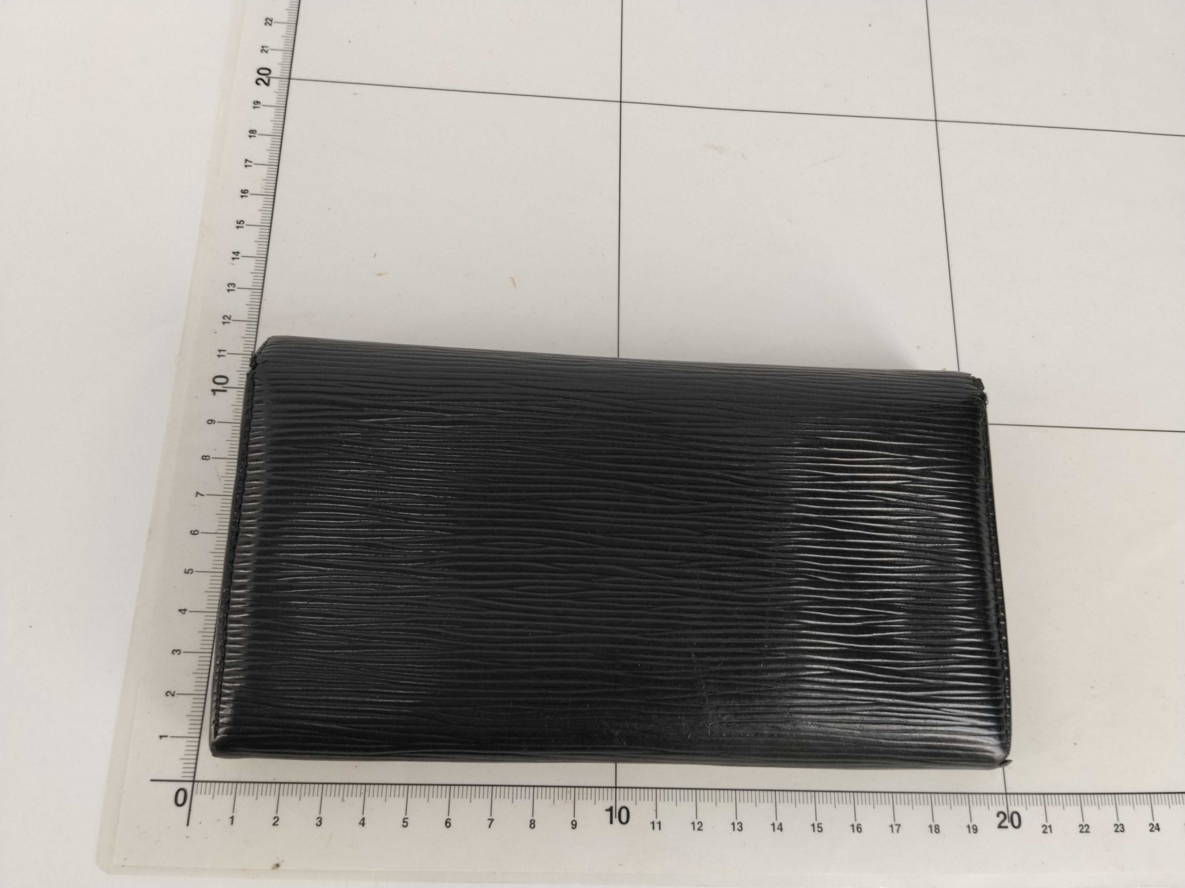 Epi Louis Vuitton Epi Portefeuille Sarah Long Wallet — view 2