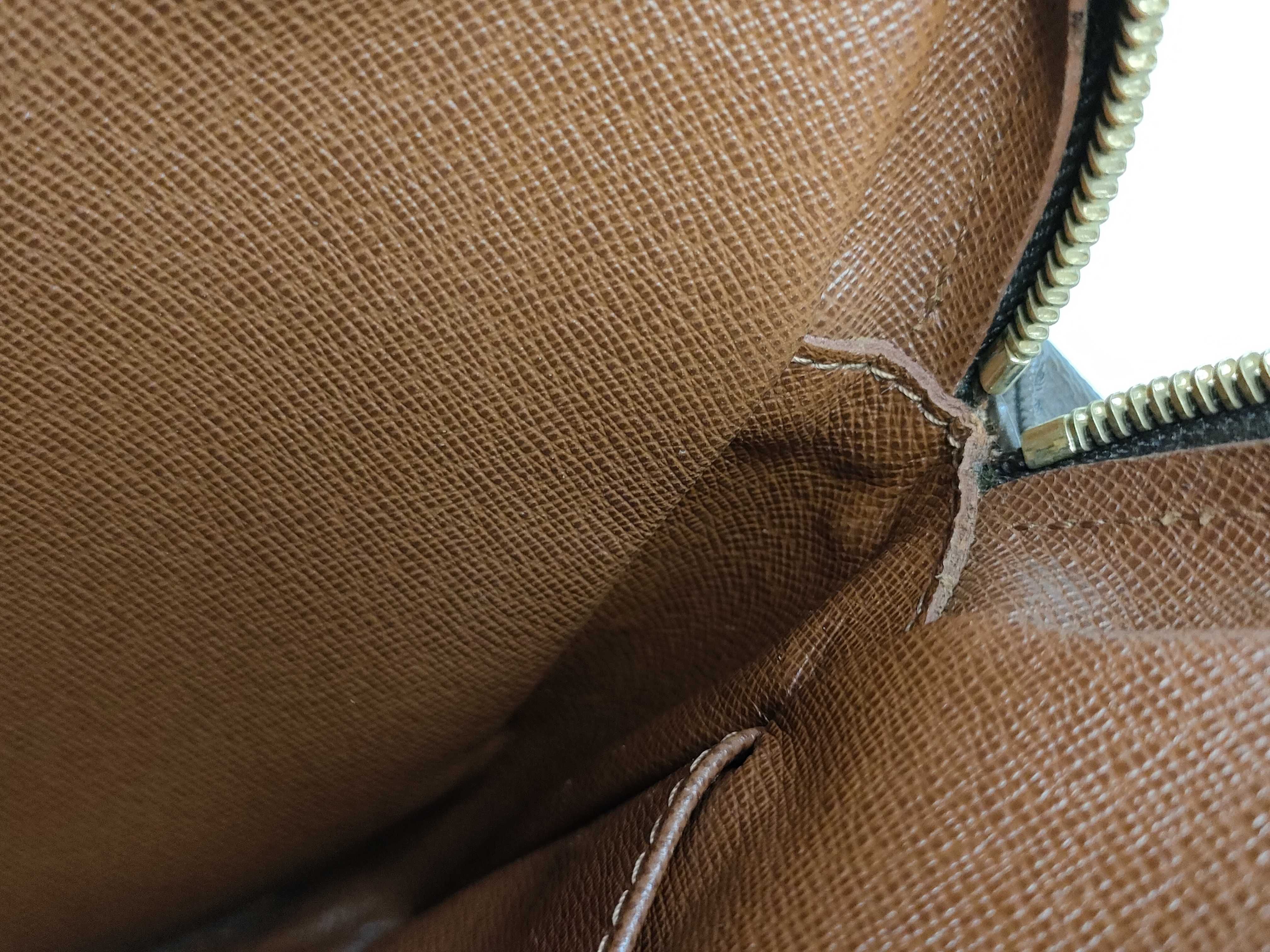 Monogram Louis Vuitton Danube M45266 Monogram Shoulder Bag — view 9