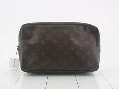 Trousses Toilette 28 Monogram M47522
