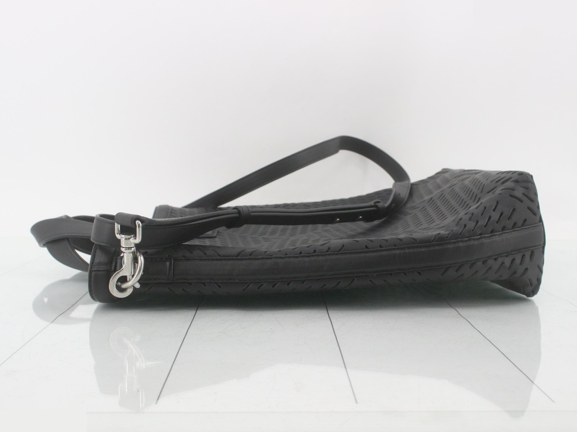 Maxi Intrecciato 2-Way Tote Bag, Leather, Black — view 4