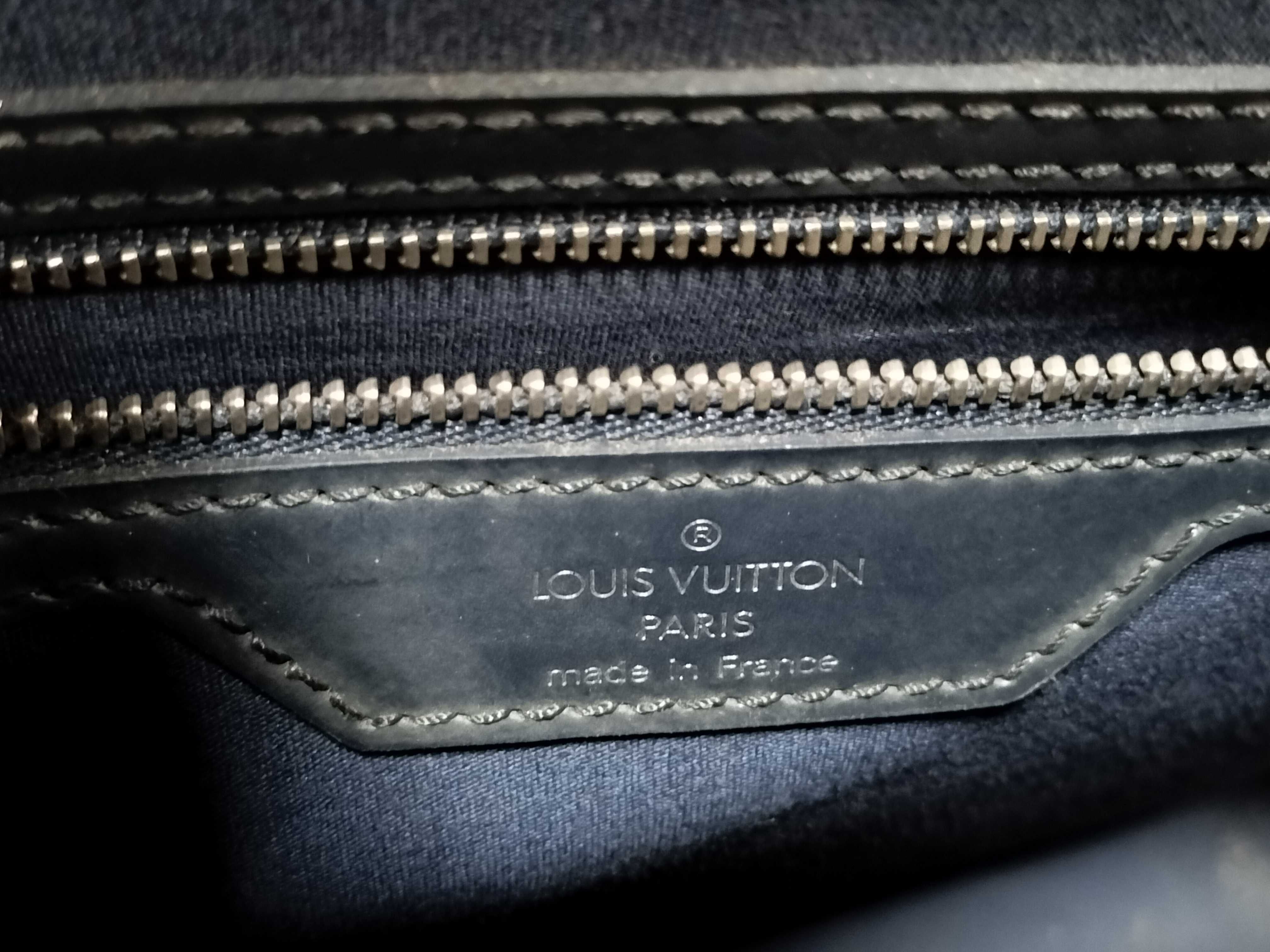 Monogram Matte Louis Vuitton Wilwood Monogram Matte Tote Bag — view 12