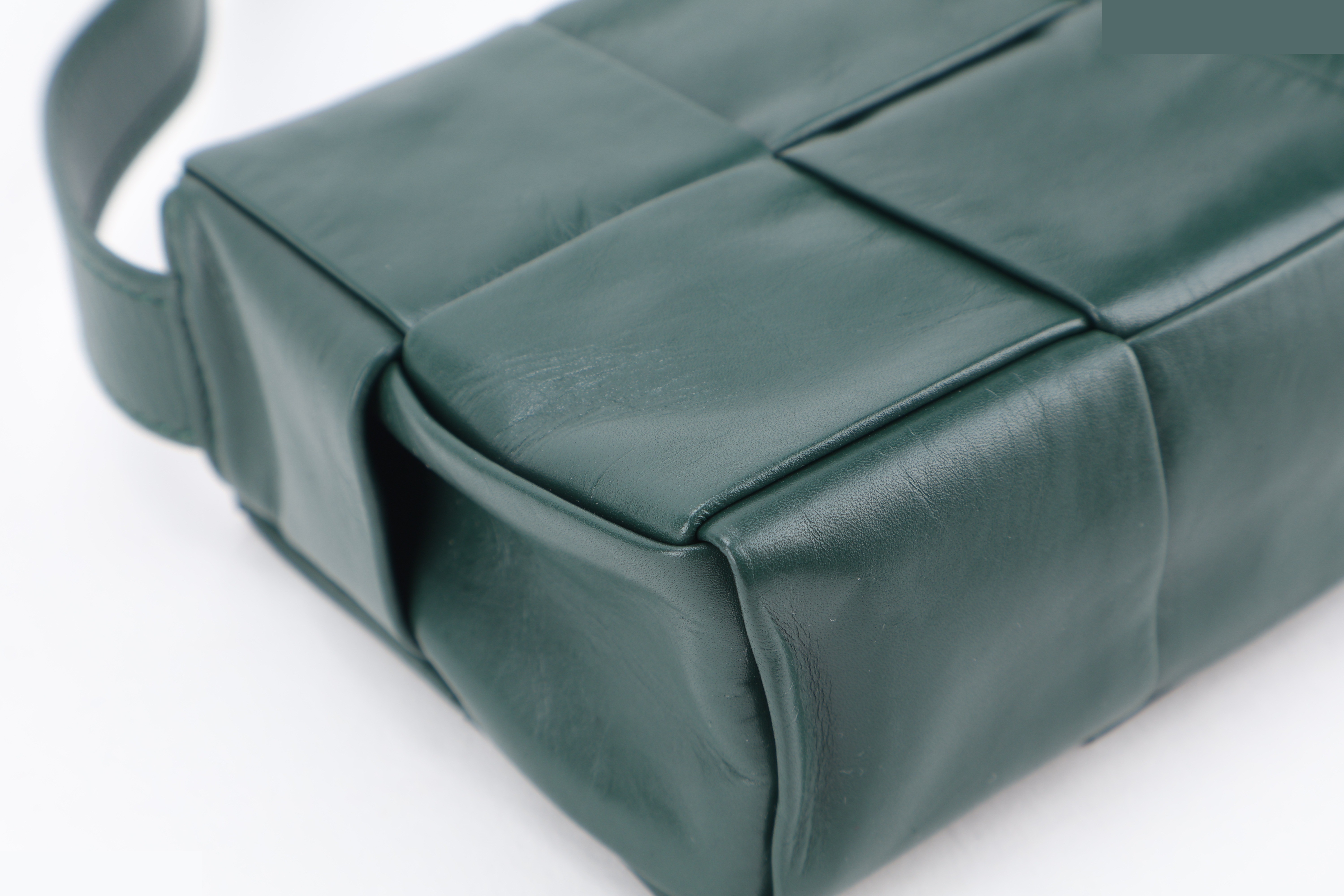 CASSETTE MINI GREEN LEATHER CROSSBODY — view 6