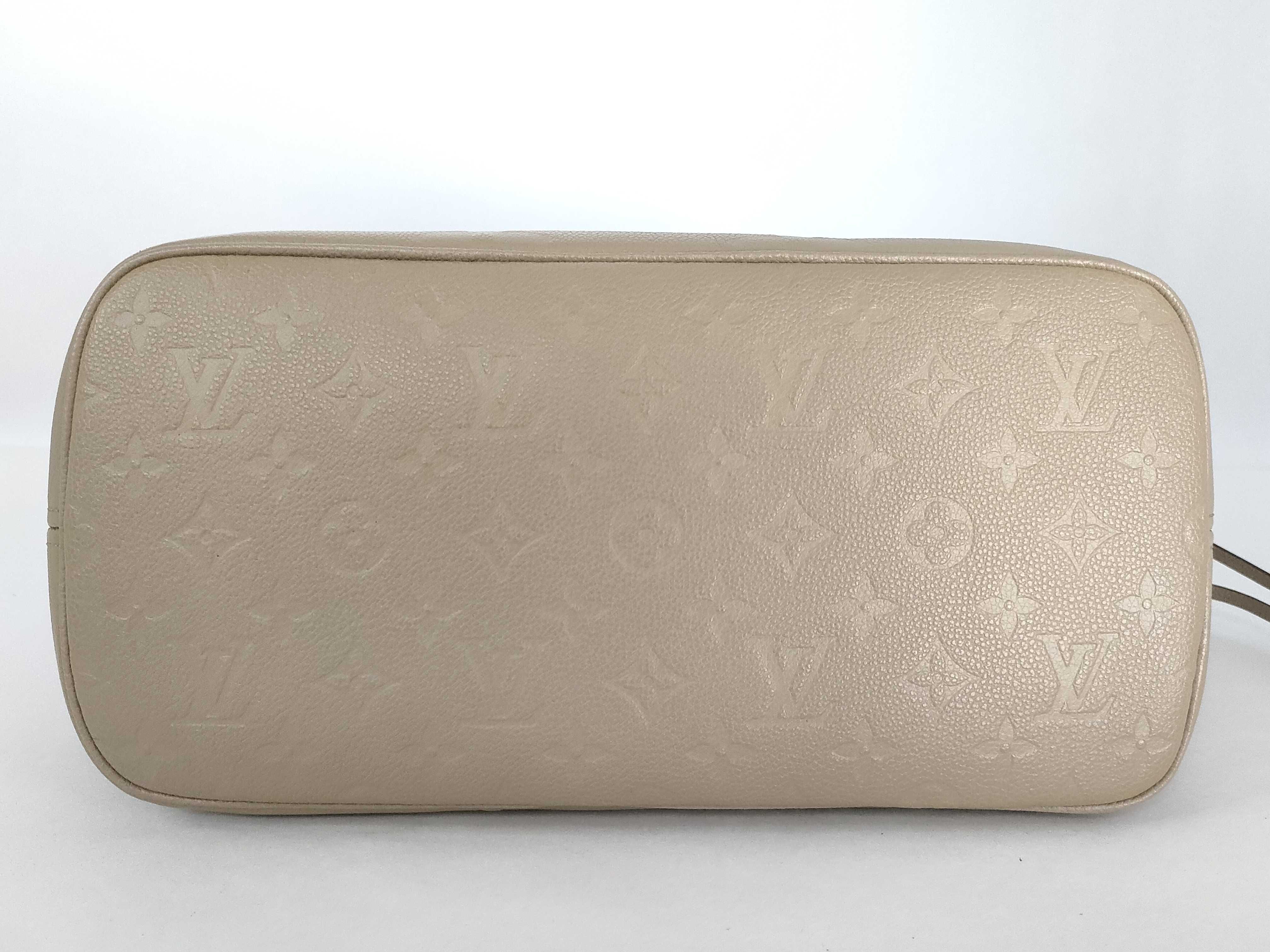 Monogram Empreinte Neverfull MM M45686 Beige RFID-detectable tote bag — view 7