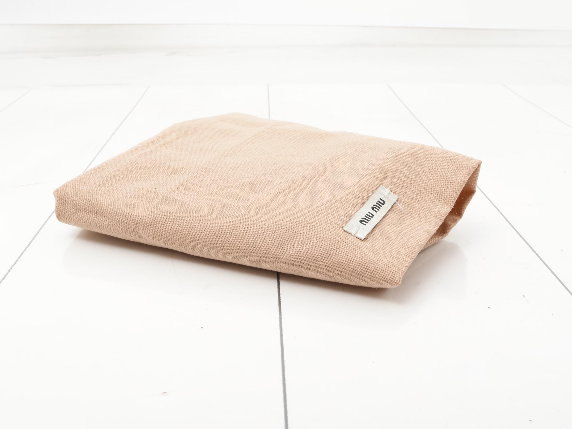 pouch — view 5