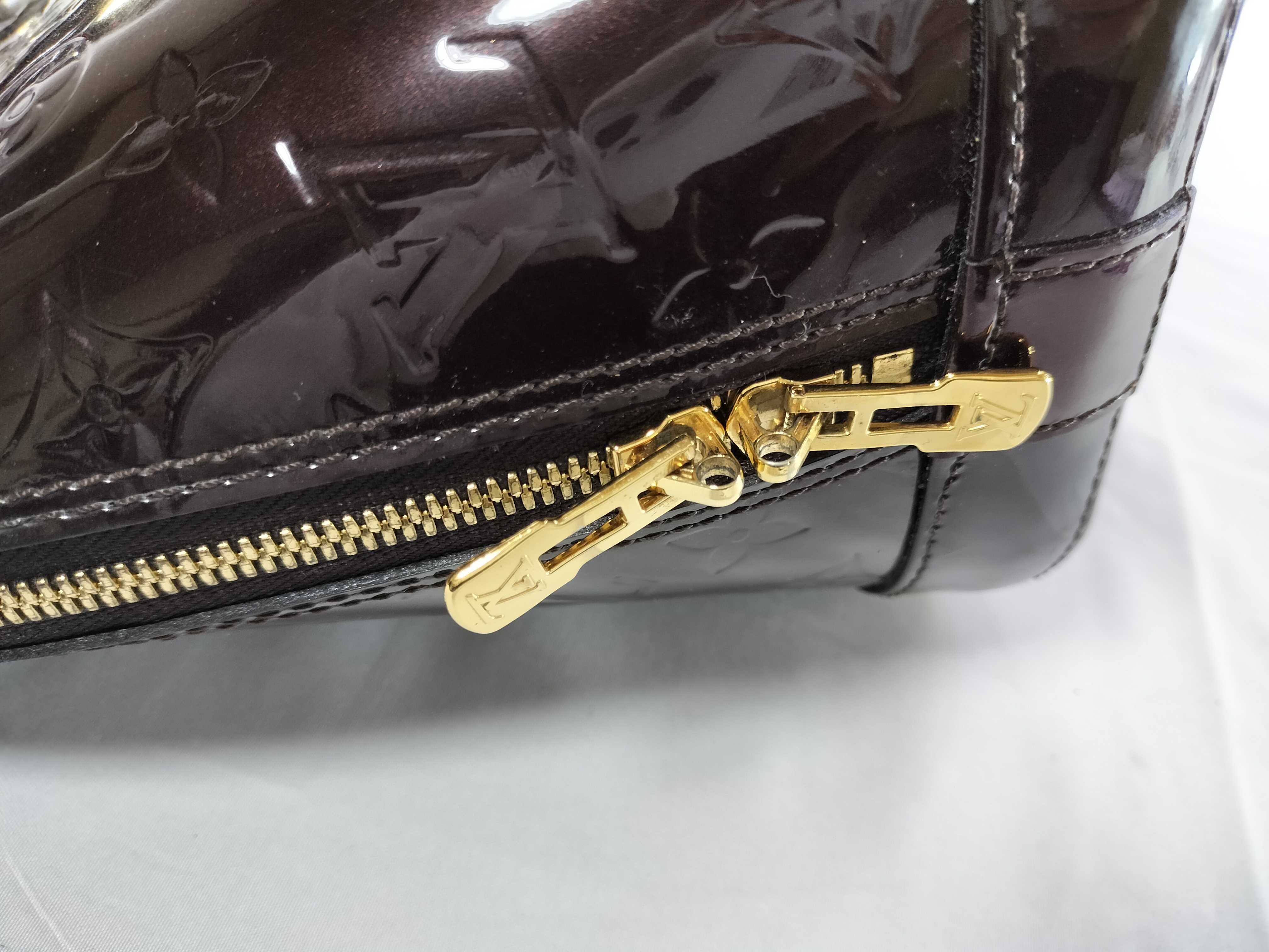 Vernis Alma PM Amarante Handbag — view 12