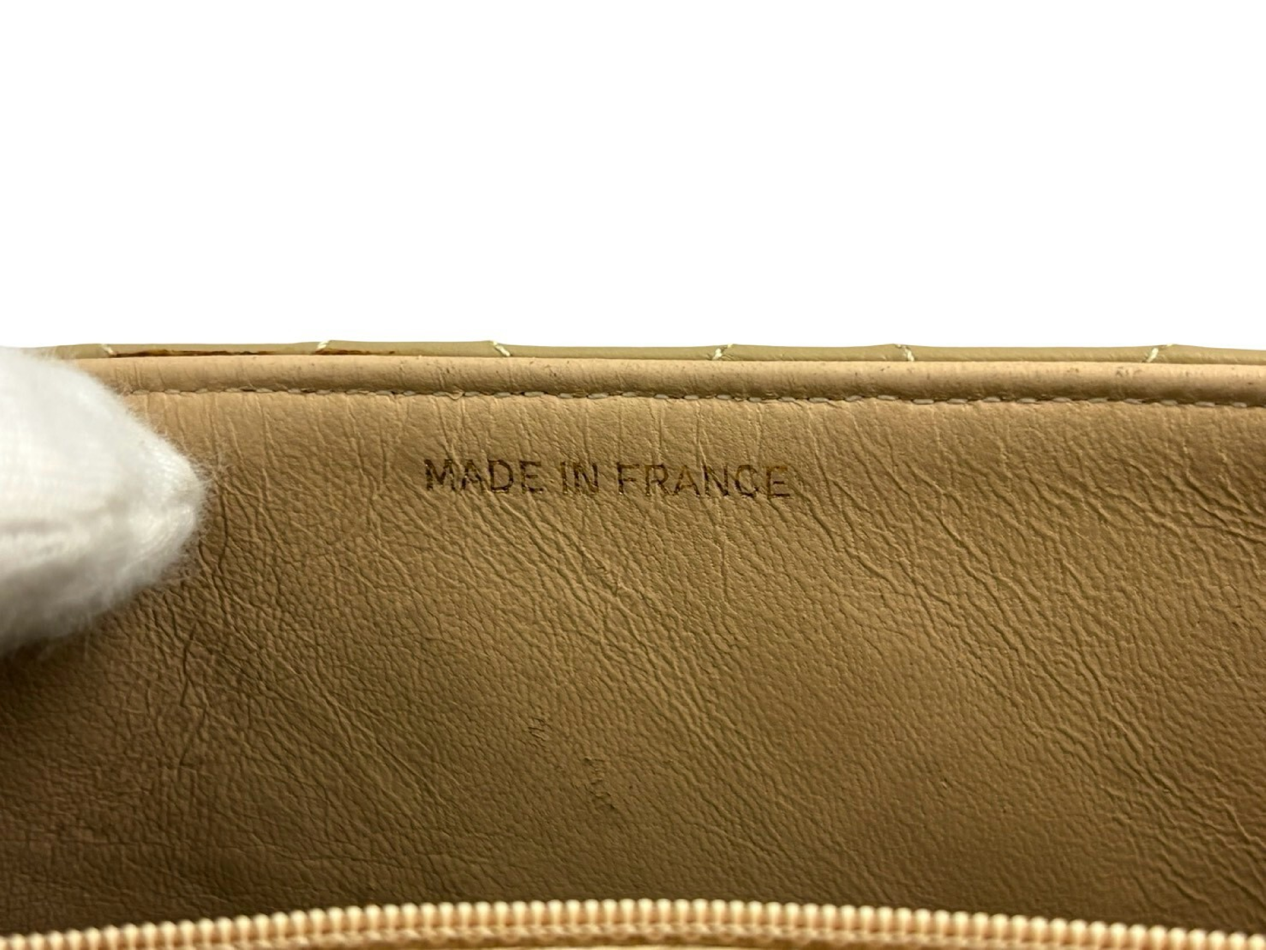 Matelassé 25 Chain Shoulder Bag — view 11