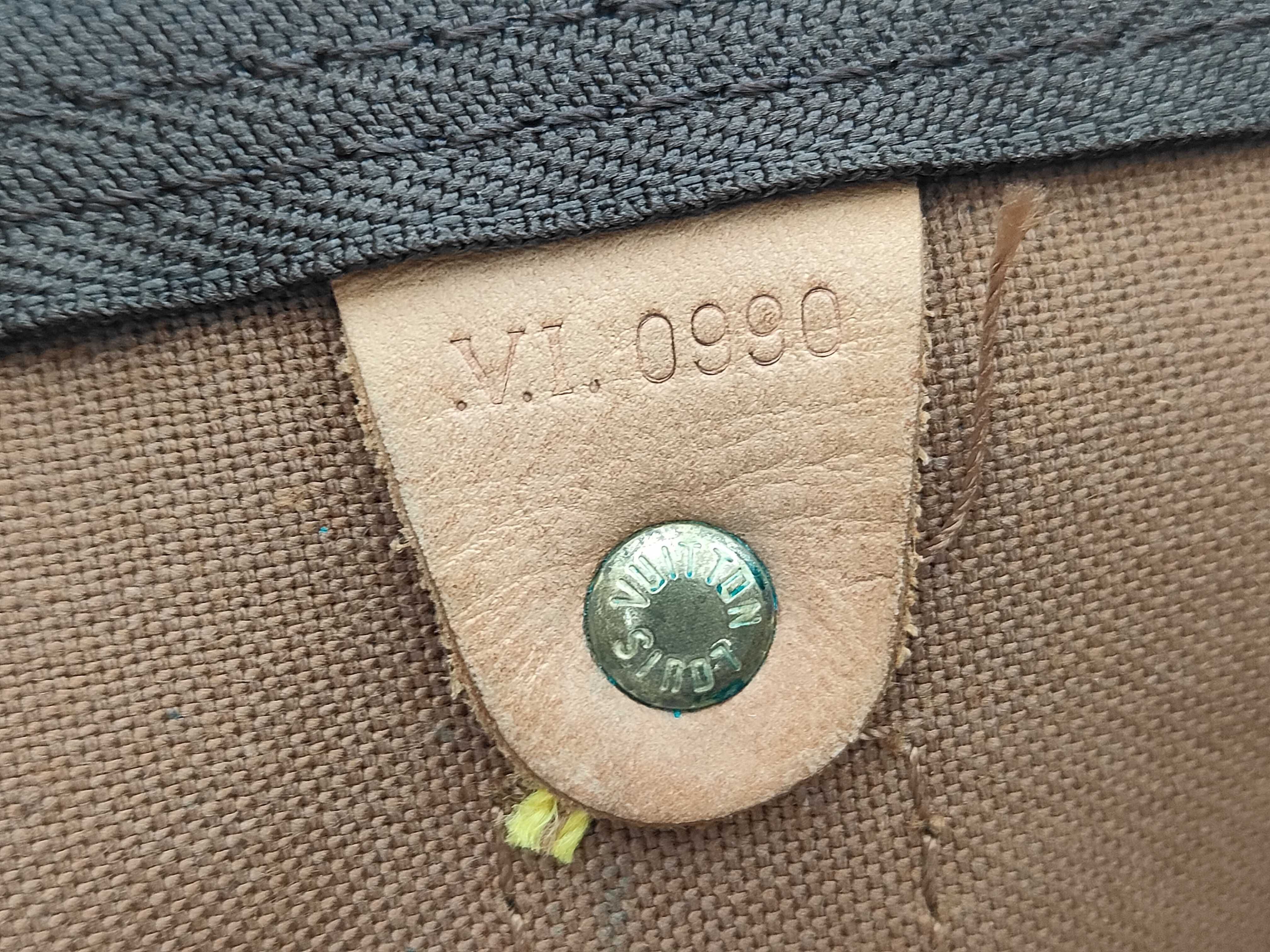 Louis Vuitton Keepall Bandoulière Boston Bag — view 9