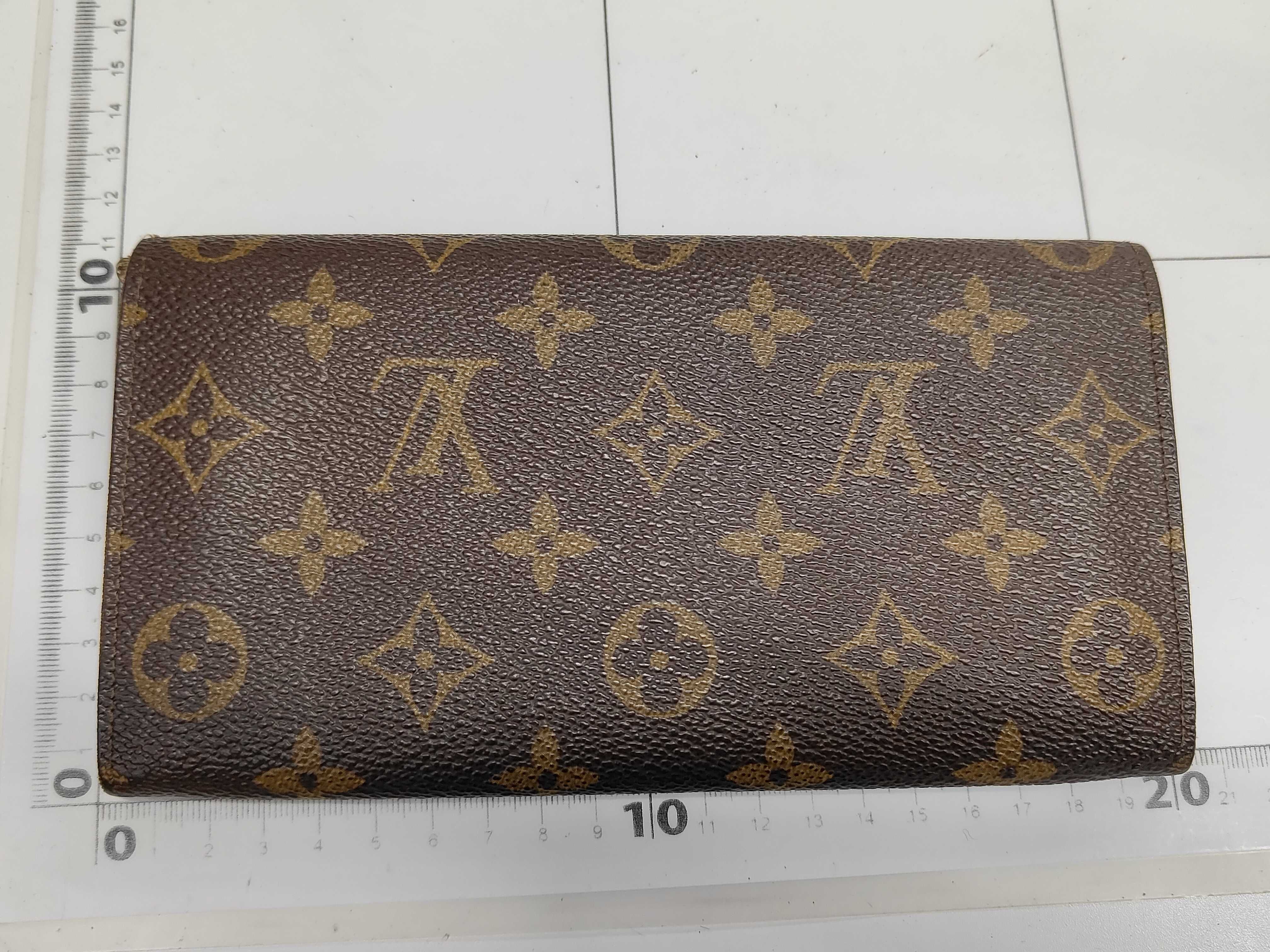 Monogram Louis Vuitton Monogram Sarah Wallet — view 2