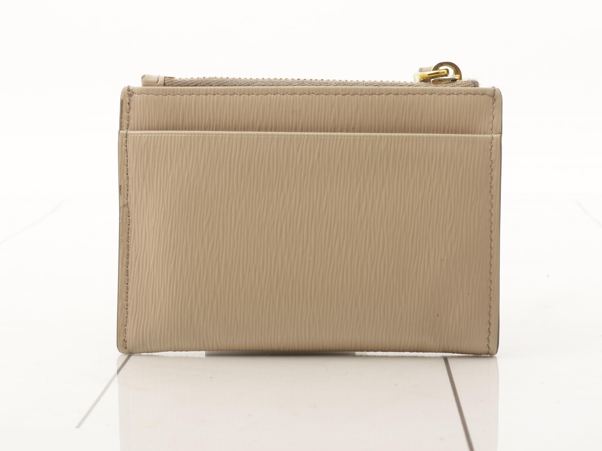 Logo card case, patent leather, beige — view 2