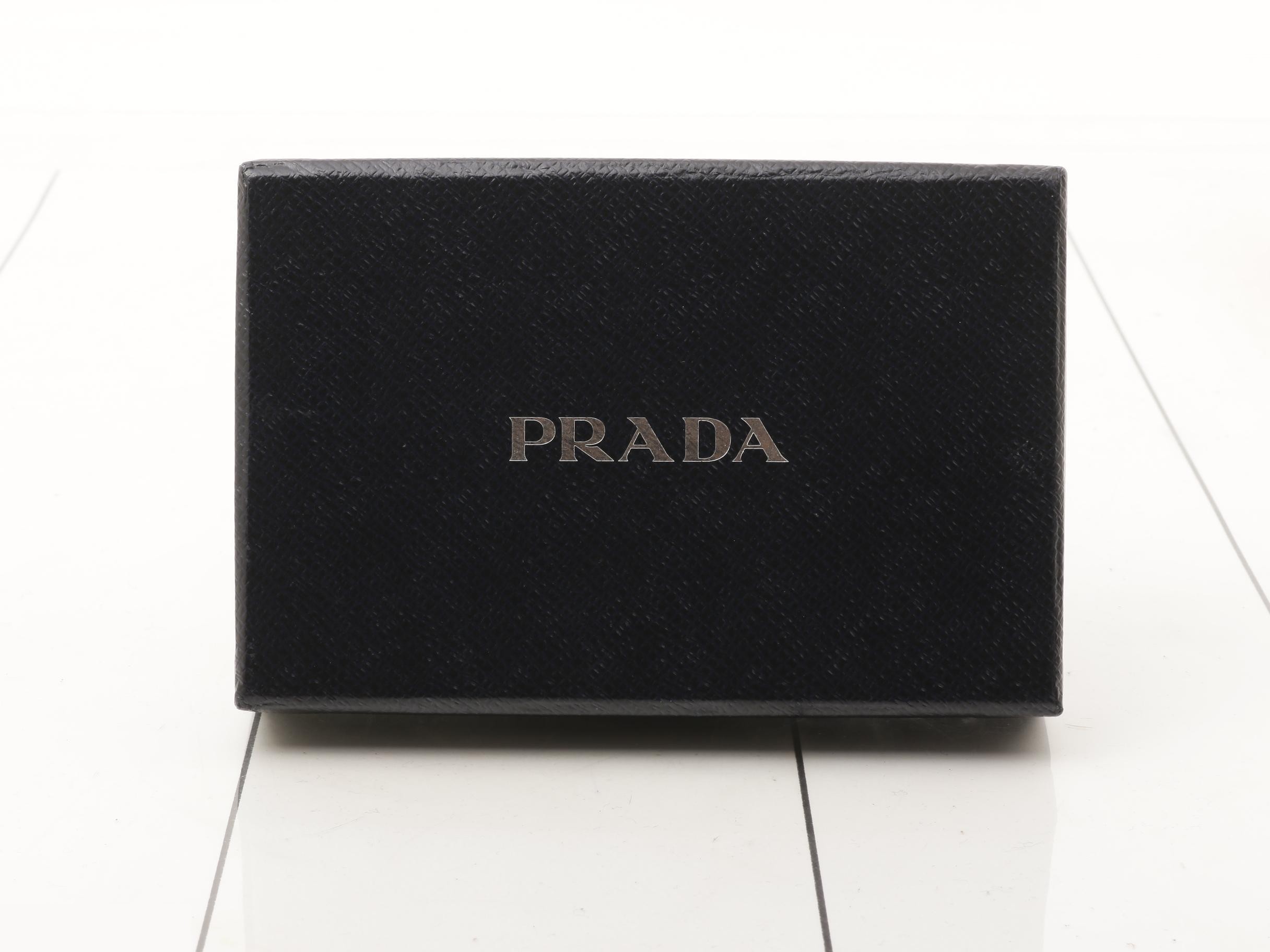 Logo card case, patent leather, beige — view 5