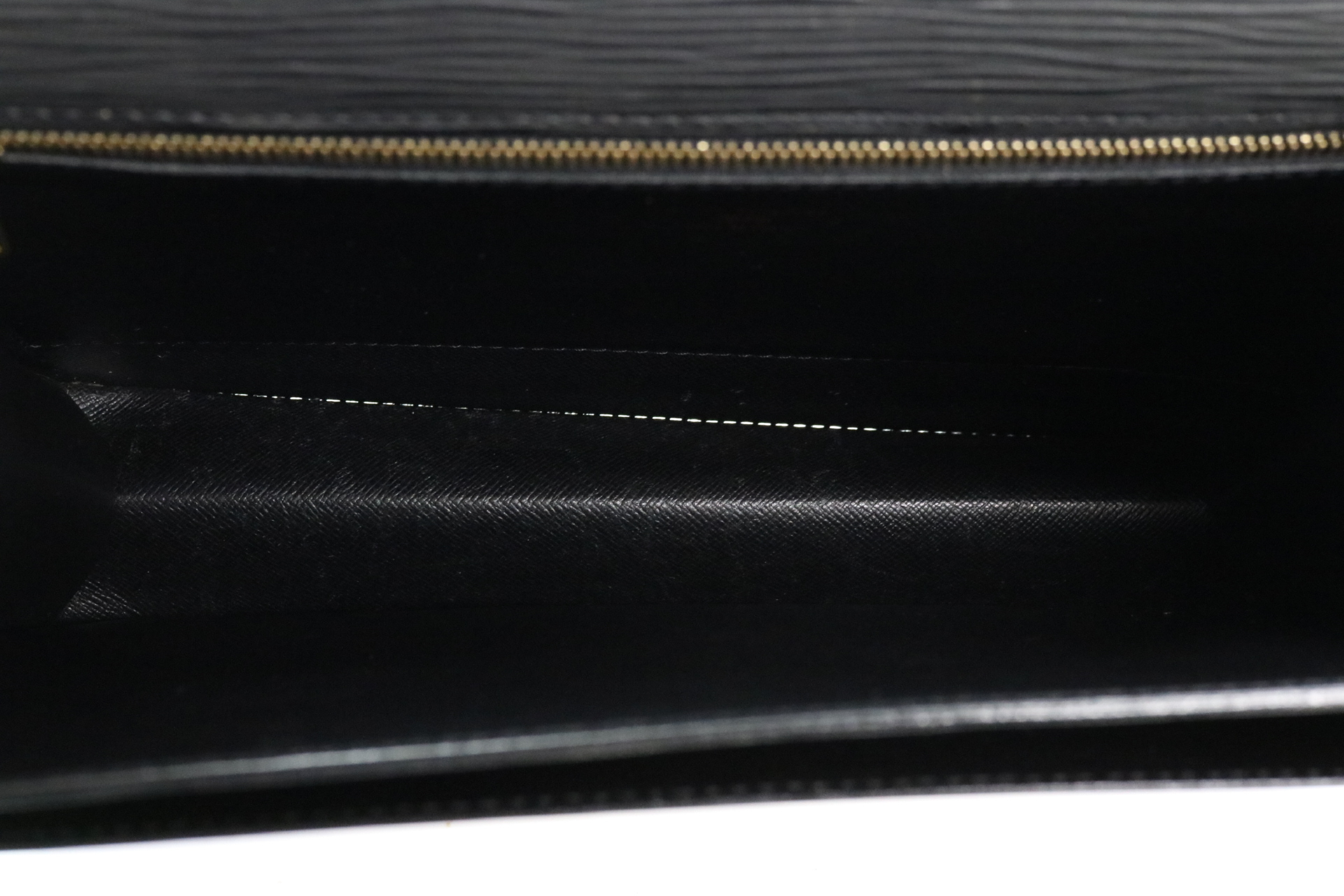 Epi Noir Monceau 2-Way Handbag — view 8