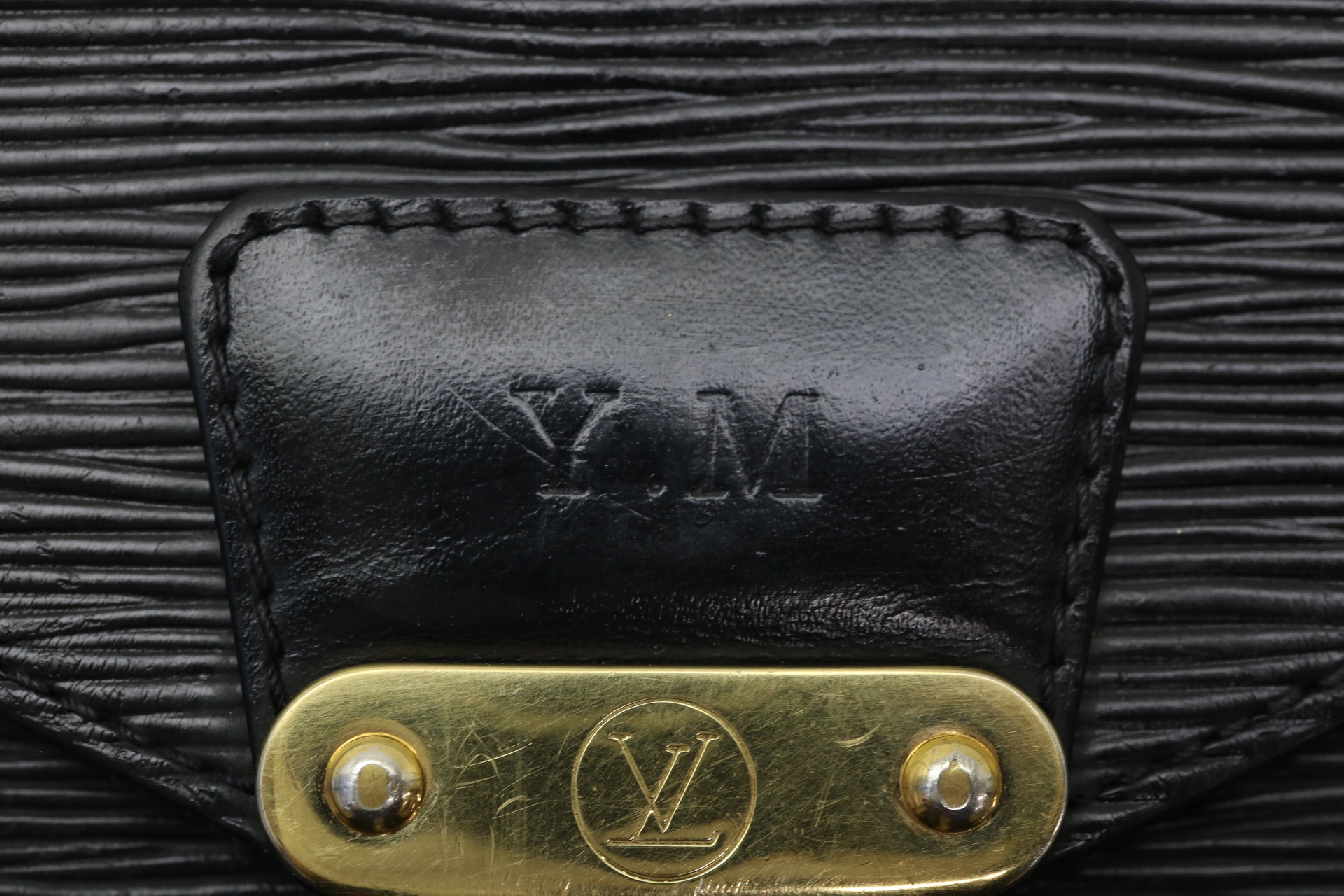 Epi Noir Monceau 2-Way Handbag — view 10