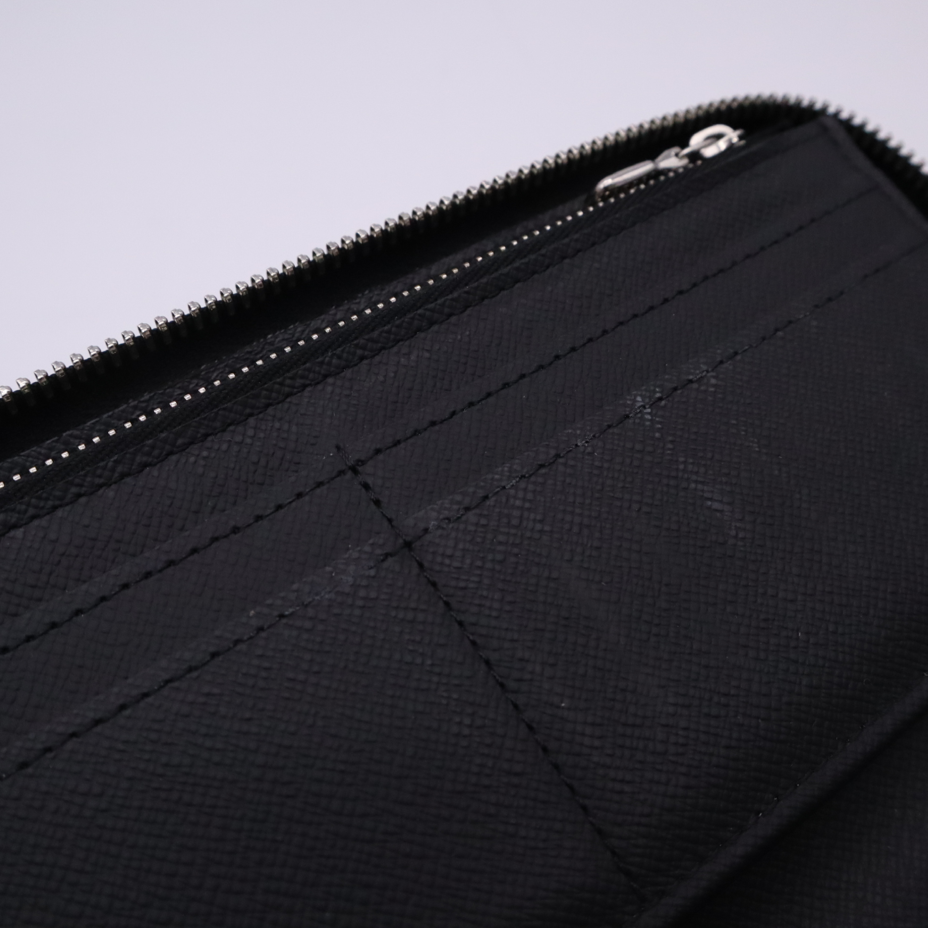 Taiga Zippy Wallet Vertical Noir M30503 Wallet — view 8