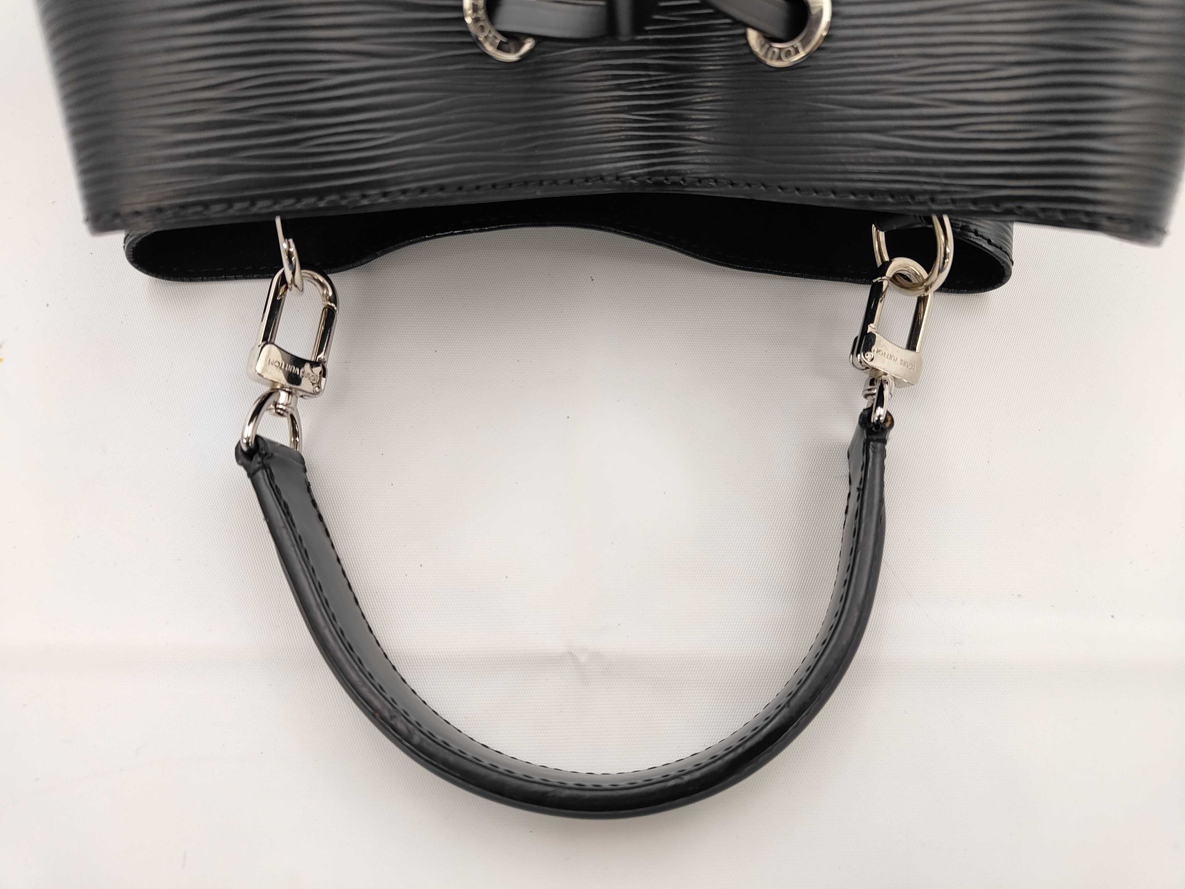 M54366 Epi NeoNoe 2-Way Drawstring Handbag, Black — view 3