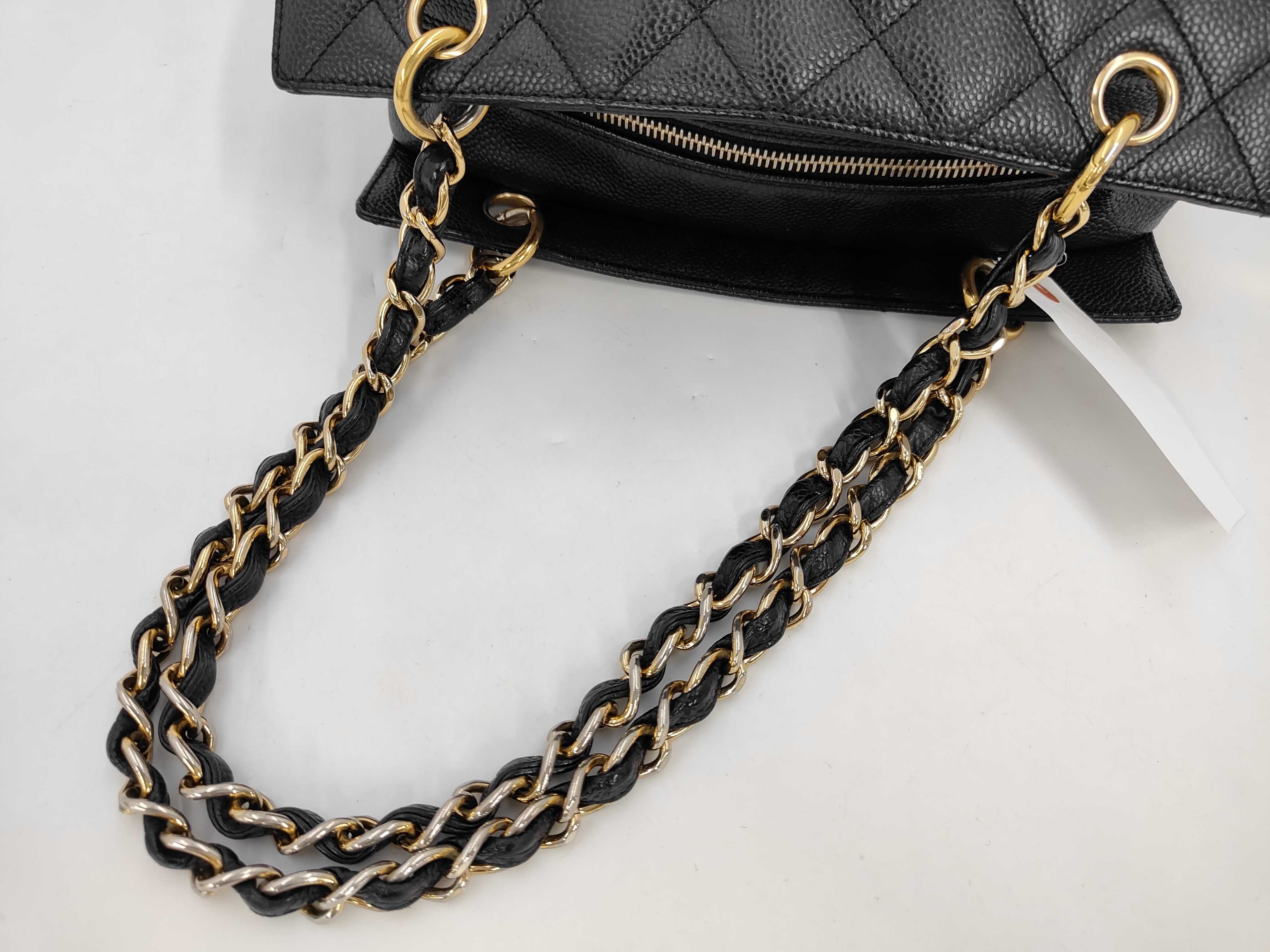 Matelassé Caviar Skin Chain Shoulder Bag (with original seal) 1912658 — view 5