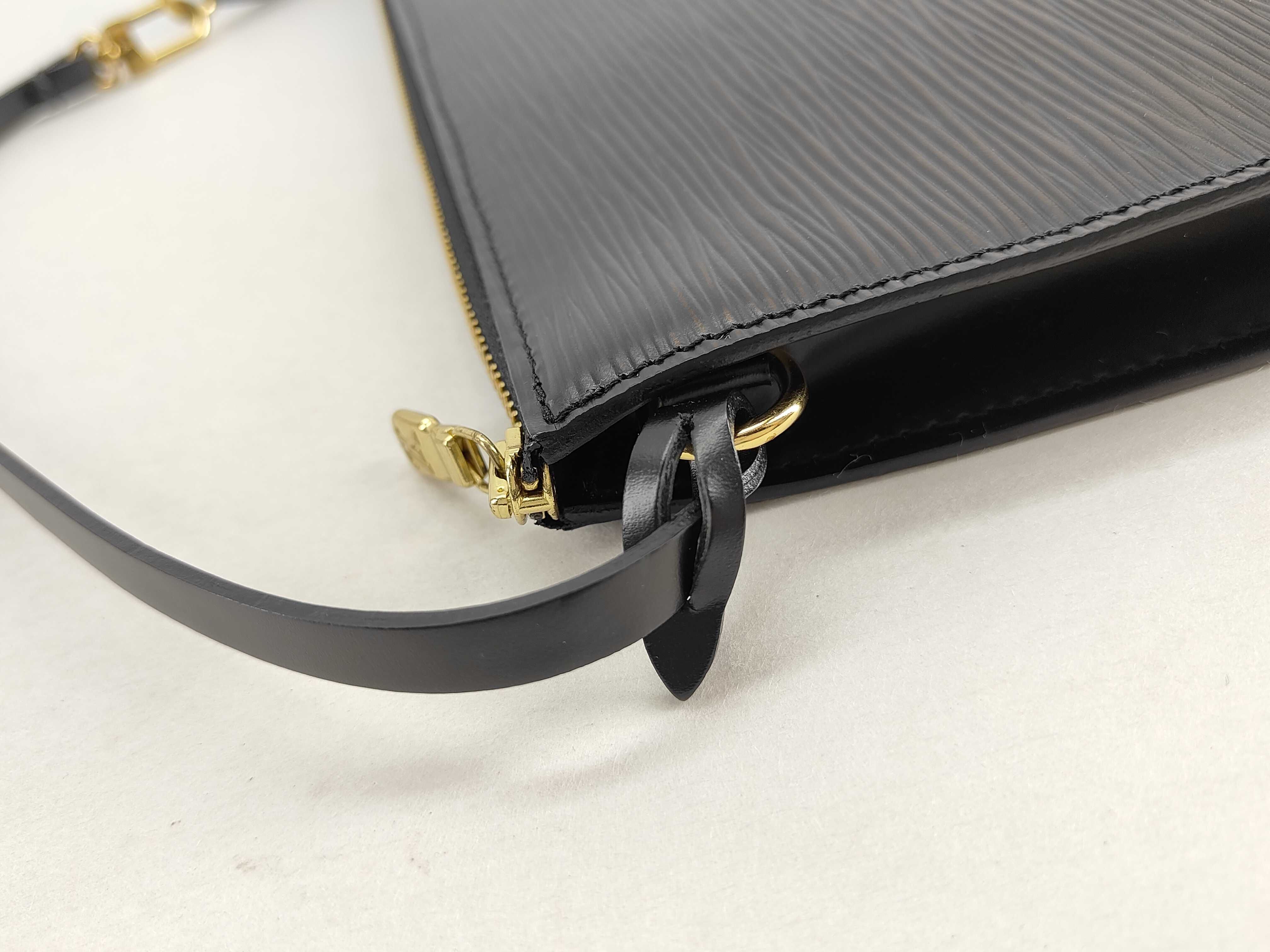 Epi Leather Pochette Accessoires M52952 AR1929 Pouch — view 6
