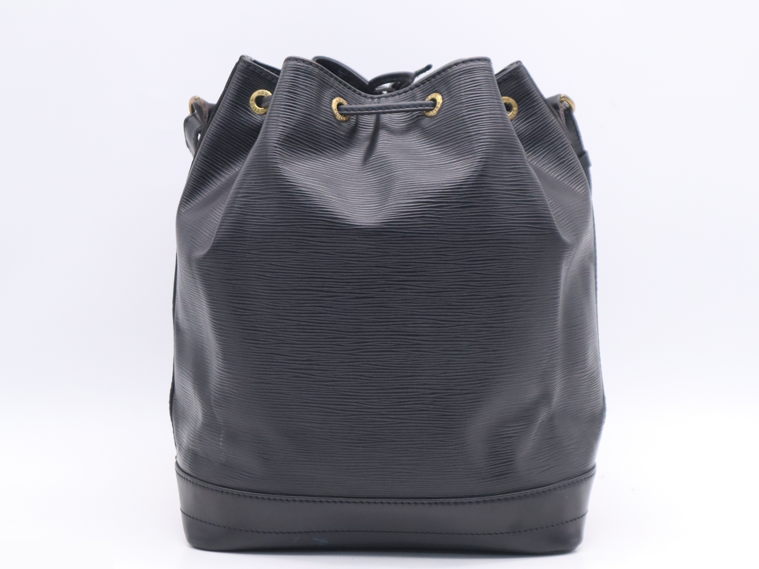 Noé Noir — view 2