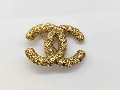 brooch with box, Magma design.