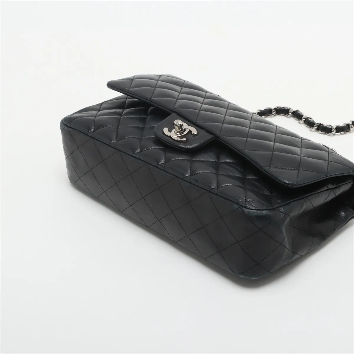 Matelasse 25 Lambskin Double Flap Double Chain Bag Black Gold Hardware 13179620 Q:2013 A01112 — view 3