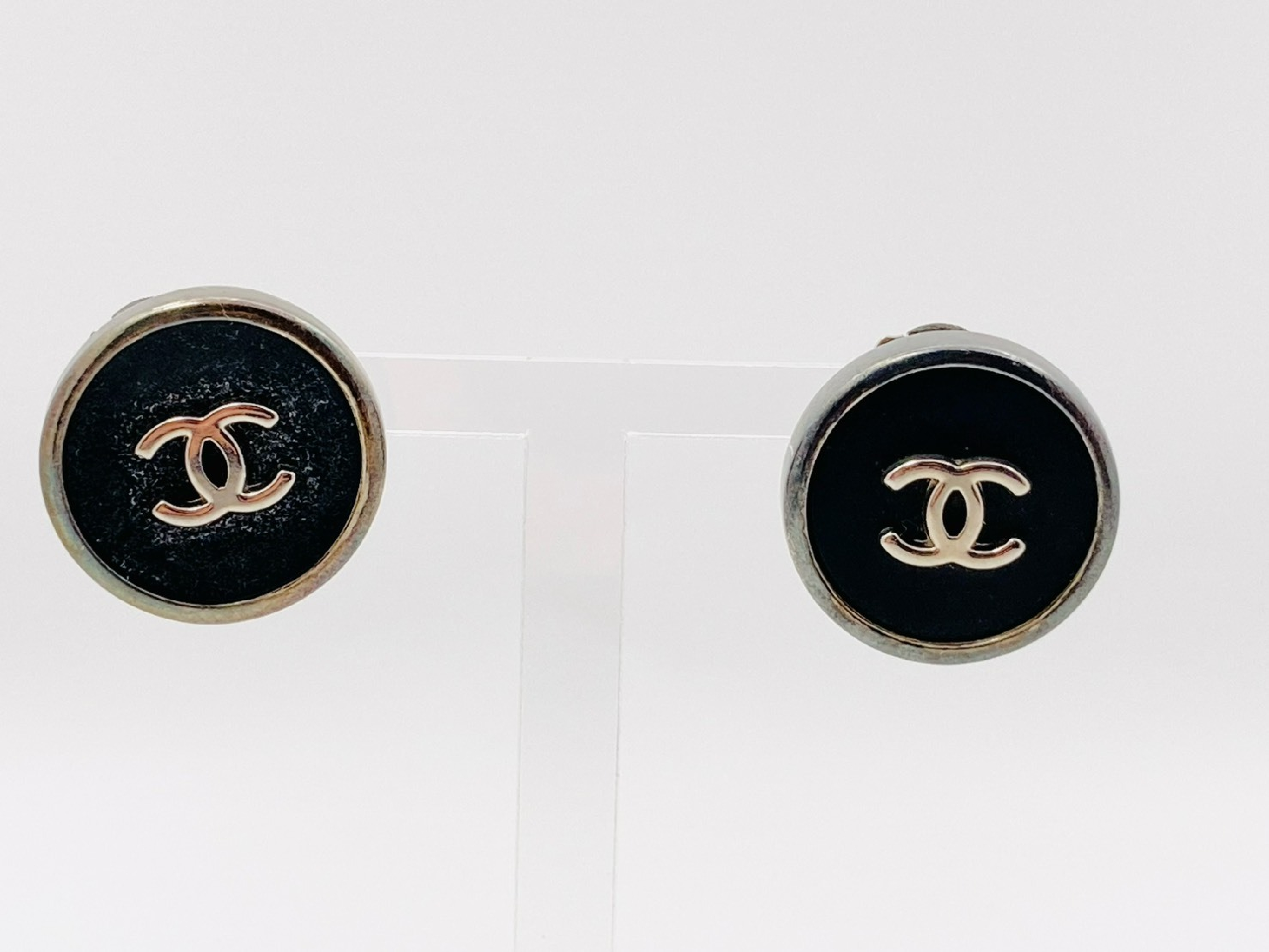 Coco Mark Round Earrings 96P Black x Silver Earrings