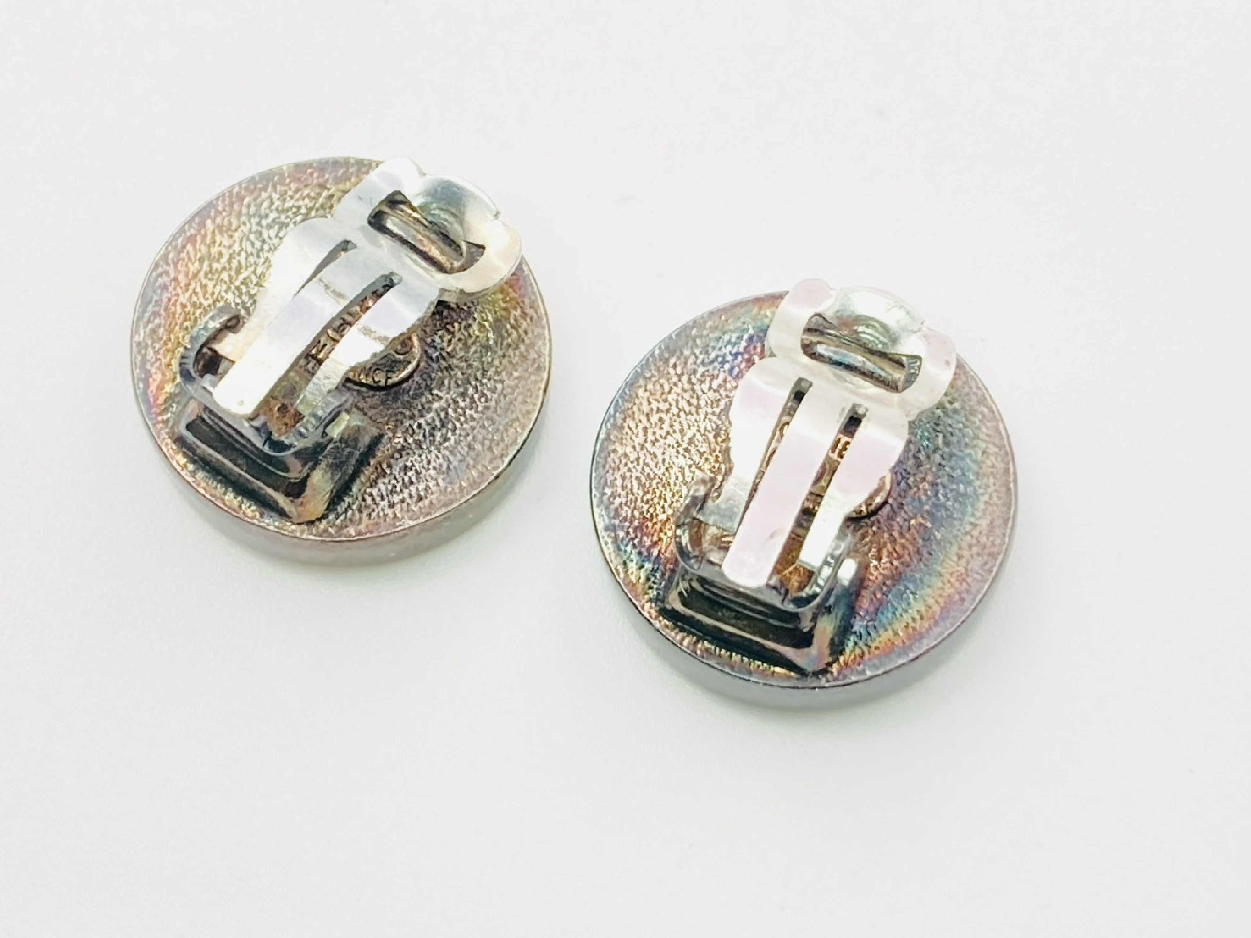 Coco Mark Round Earrings 96P Black x Silver Earrings — view 2