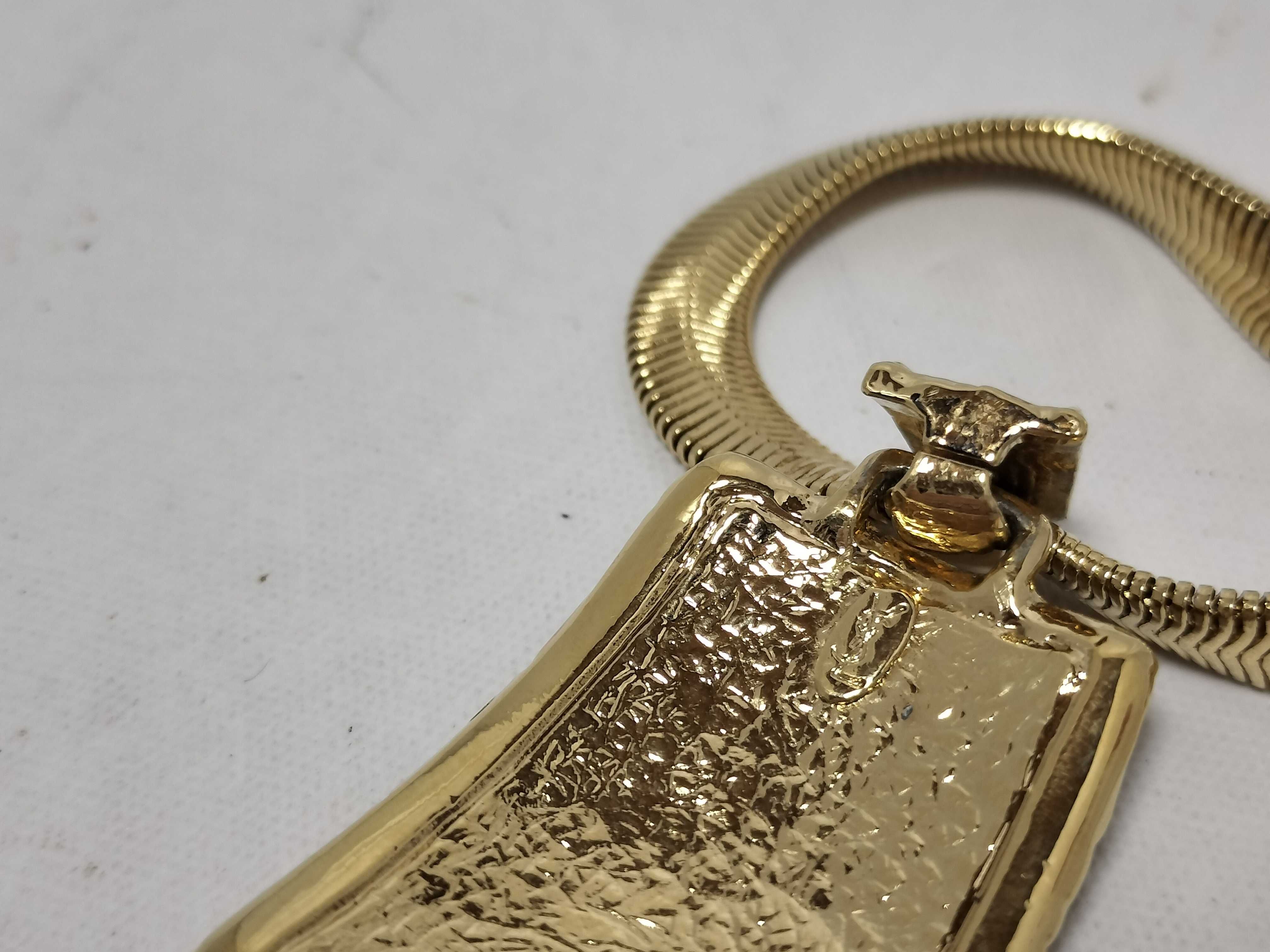 gold necklace — view 6